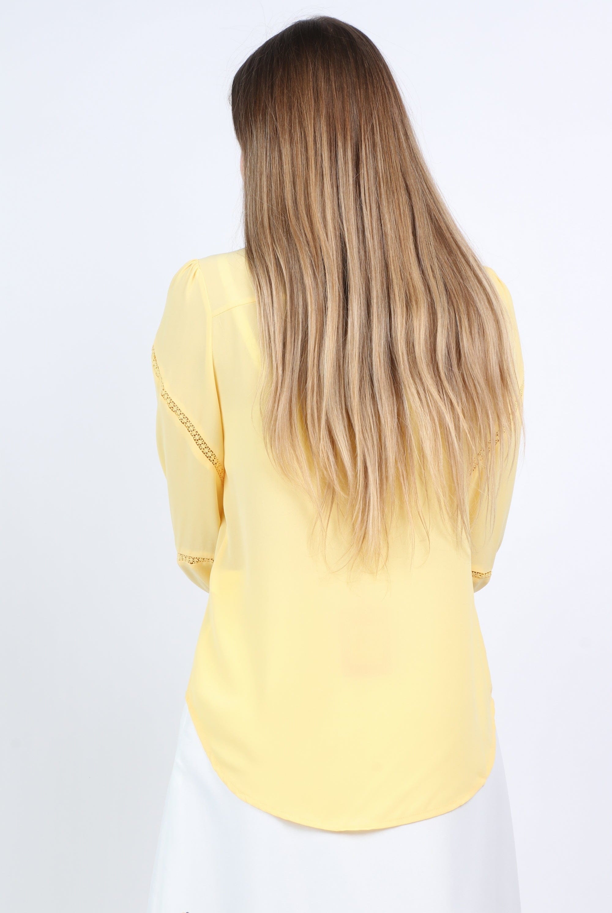 نتشي بلوزة سادة بياقة كم طويل نسائي