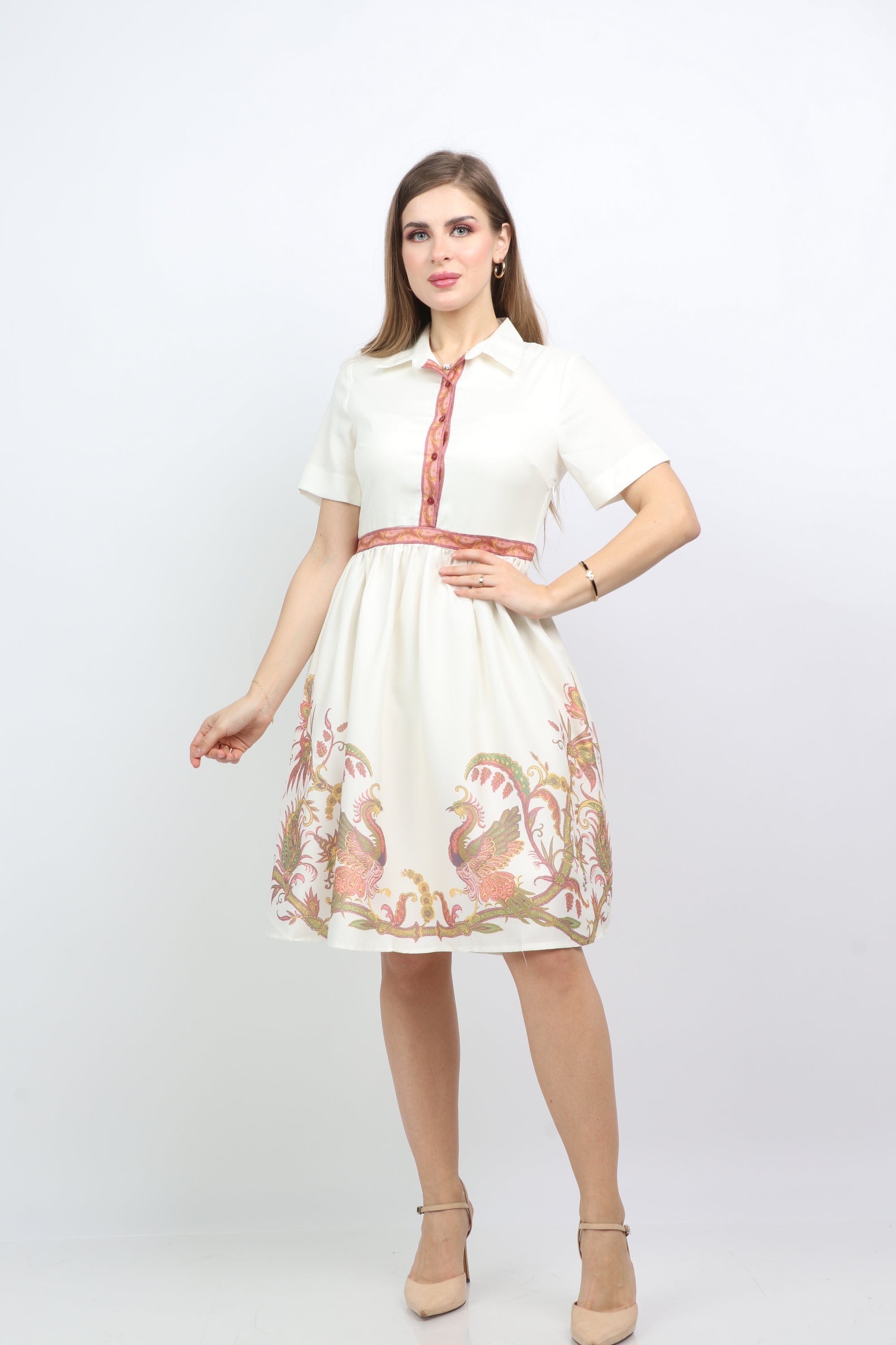 نتشي فستان قصير منفوش مشجر