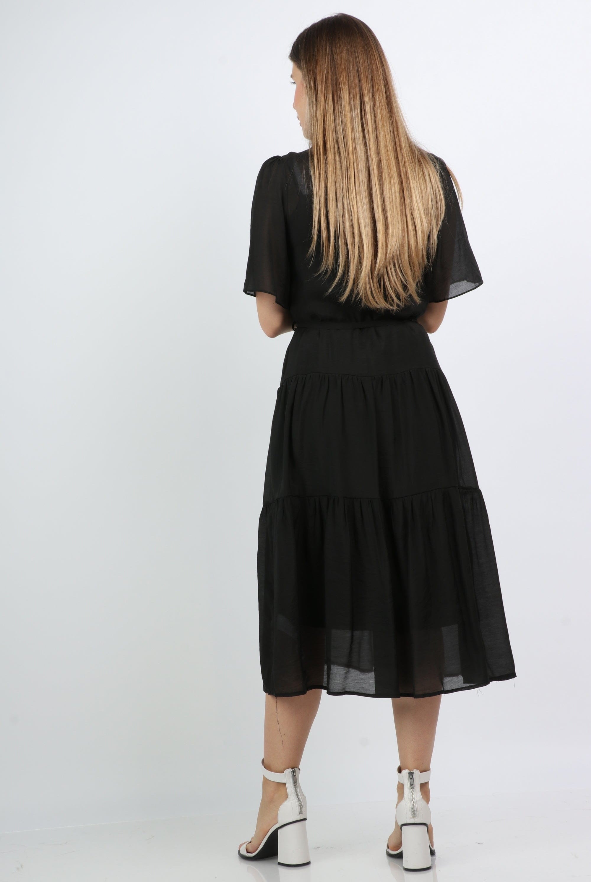 نتشي فستان ميدي واسع شفاف بأزرار أمامية كم فراشة قصير