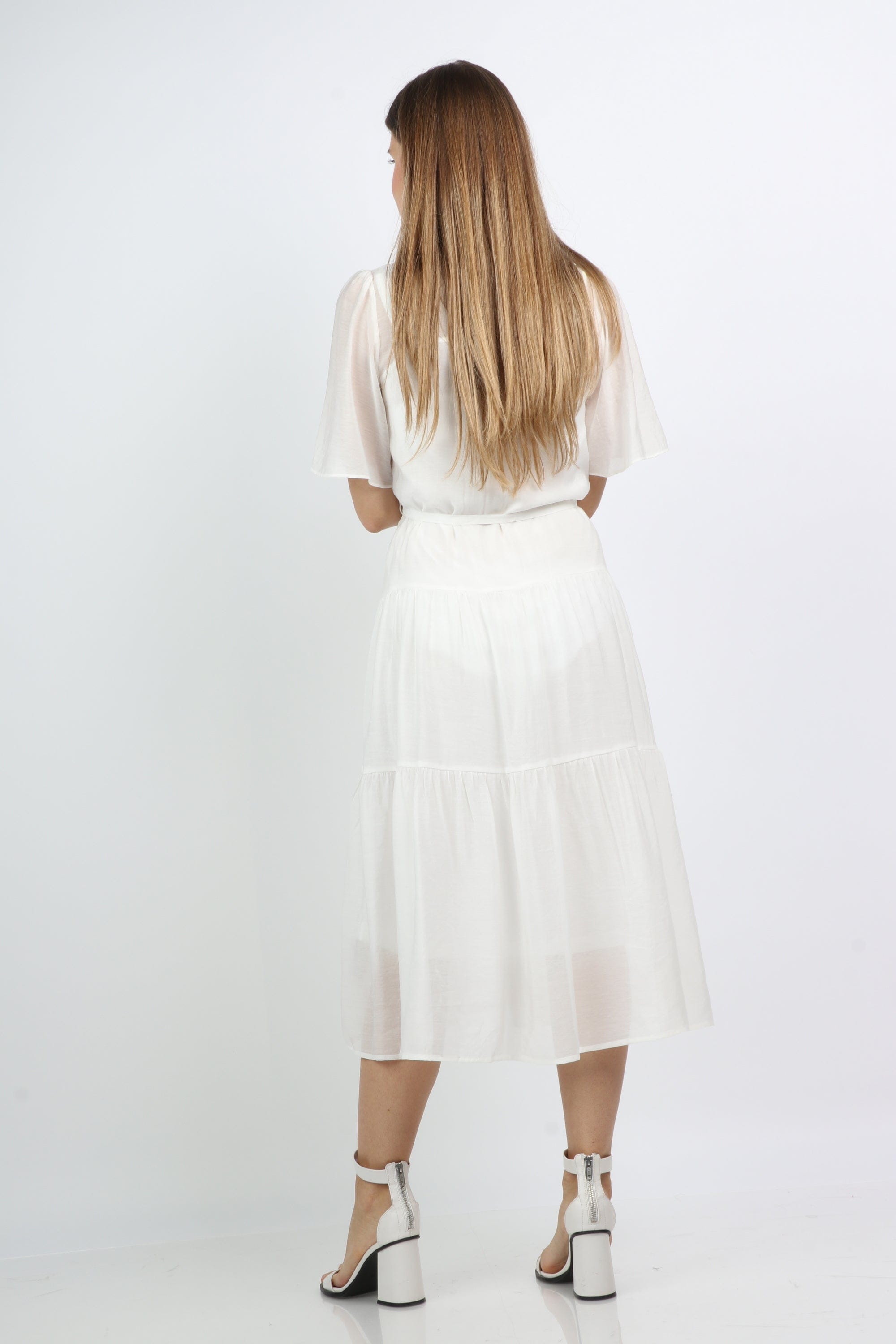 نتشي فستان ميدي واسع شفاف بأزرار أمامية كم فراشة قصير