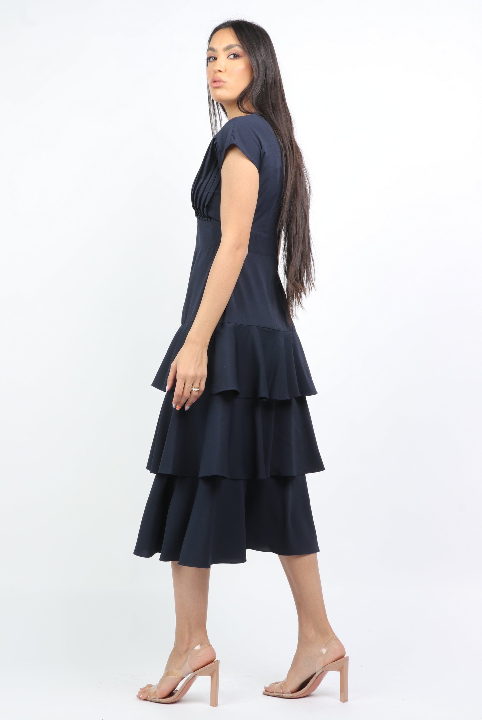 نتشي فستان ميدي مكشكش من الأسفل بيليسيه عند الصدر بدون كم