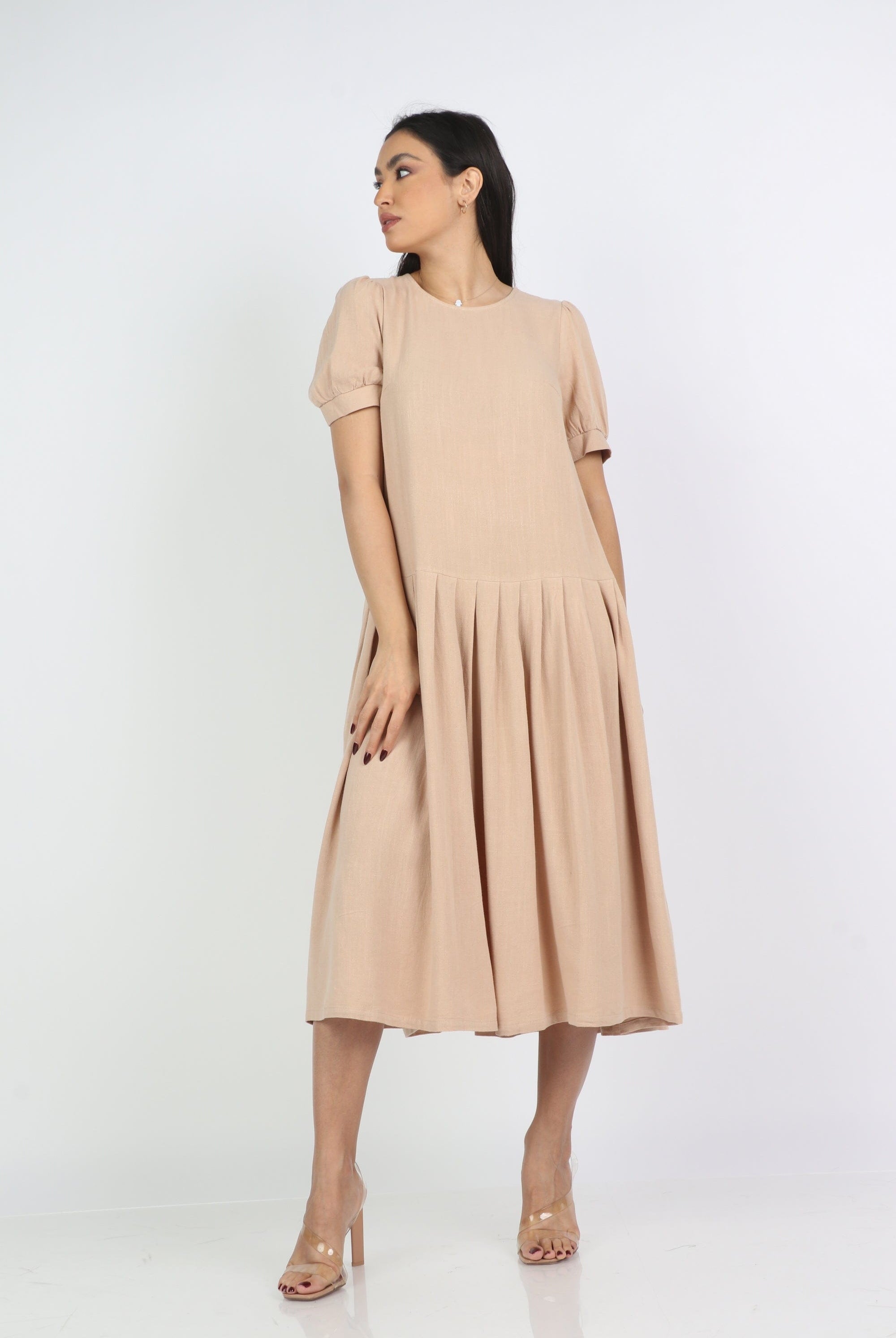 نتشي فستان ميدي كلوش سادة بكم قصير