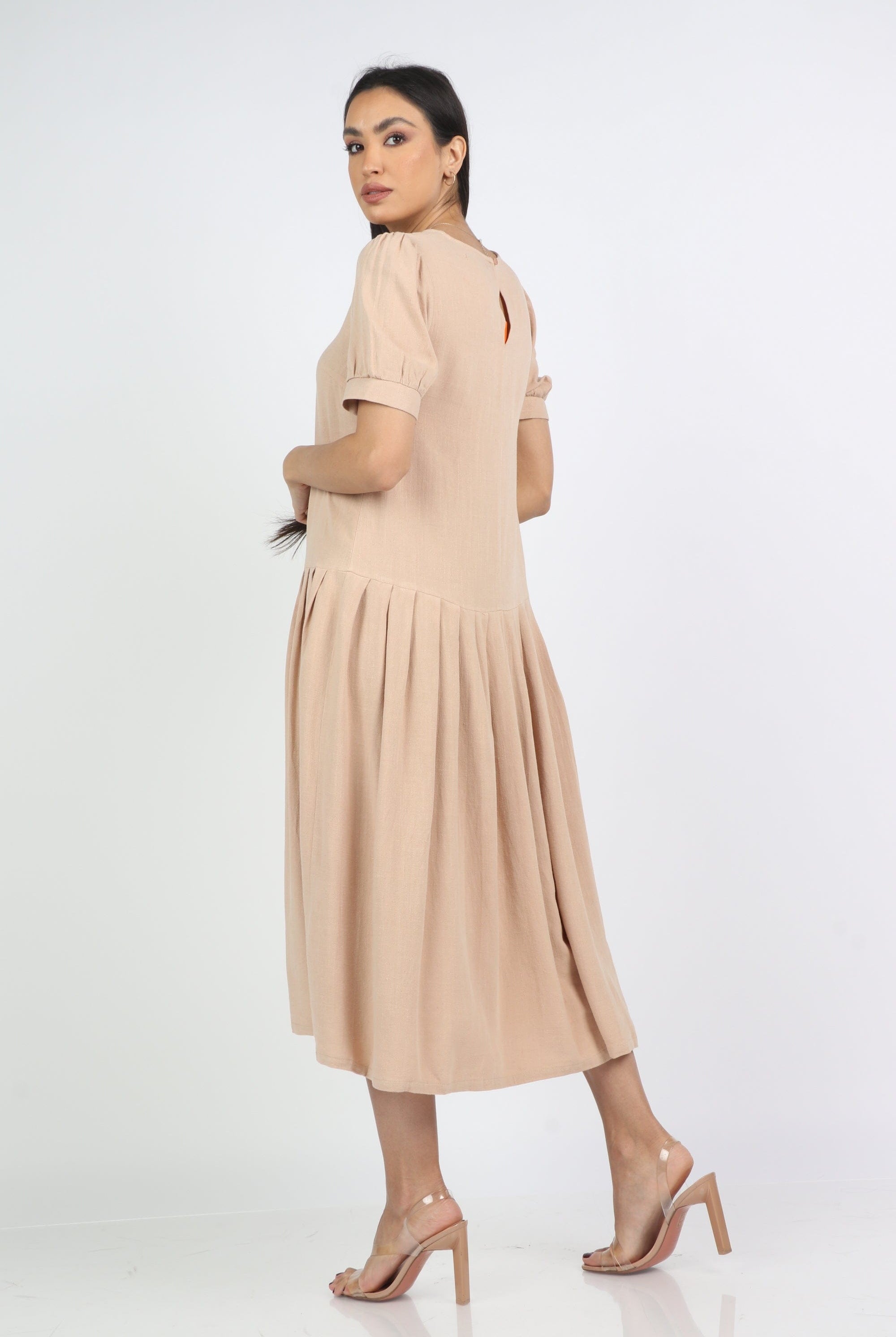 نتشي فستان ميدي كلوش سادة بكم قصير