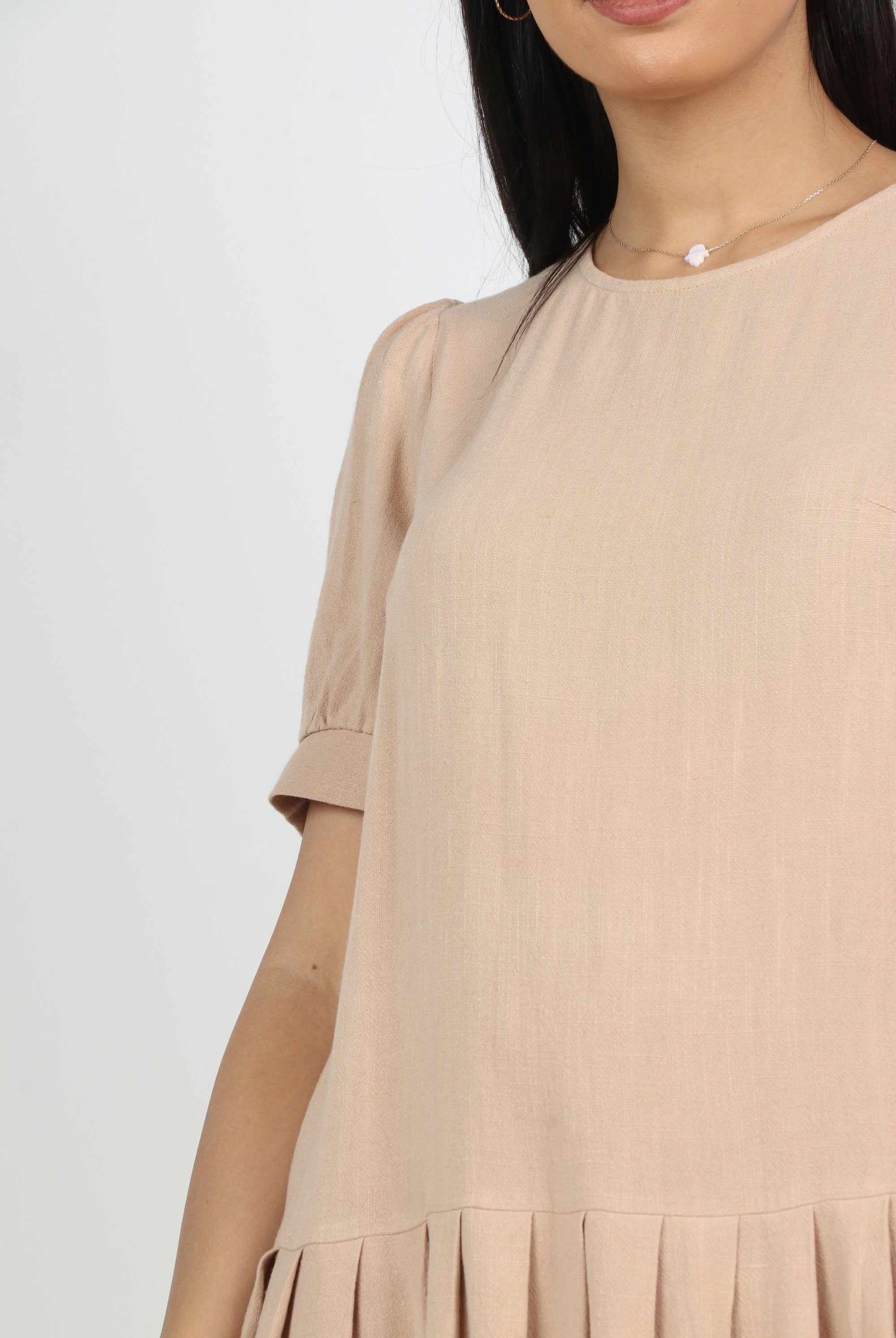 نتشي فستان ميدي كلوش سادة بكم قصير