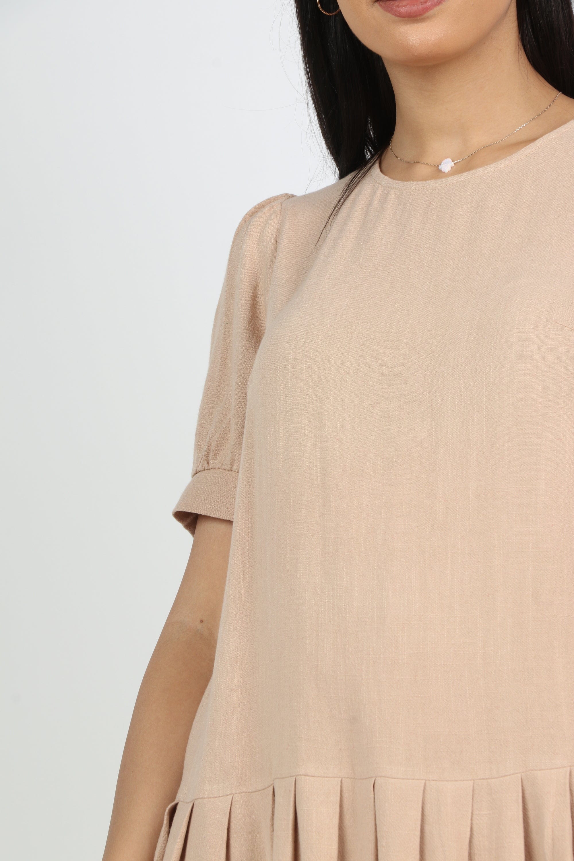 نتشي فستان ميدي كلوش سادة بكم قصير