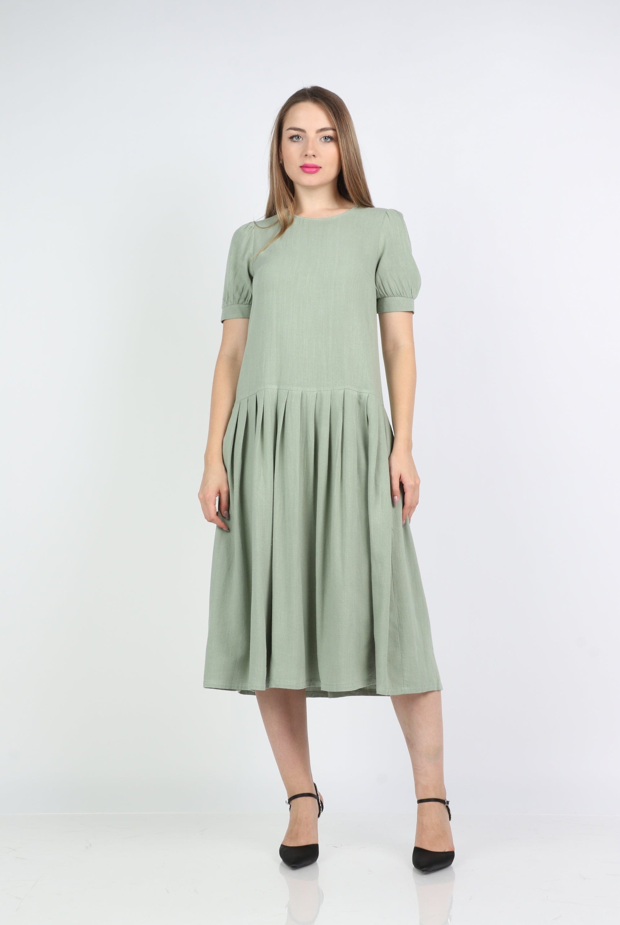 نتشي فستان ميدي كلوش سادة بكم قصير