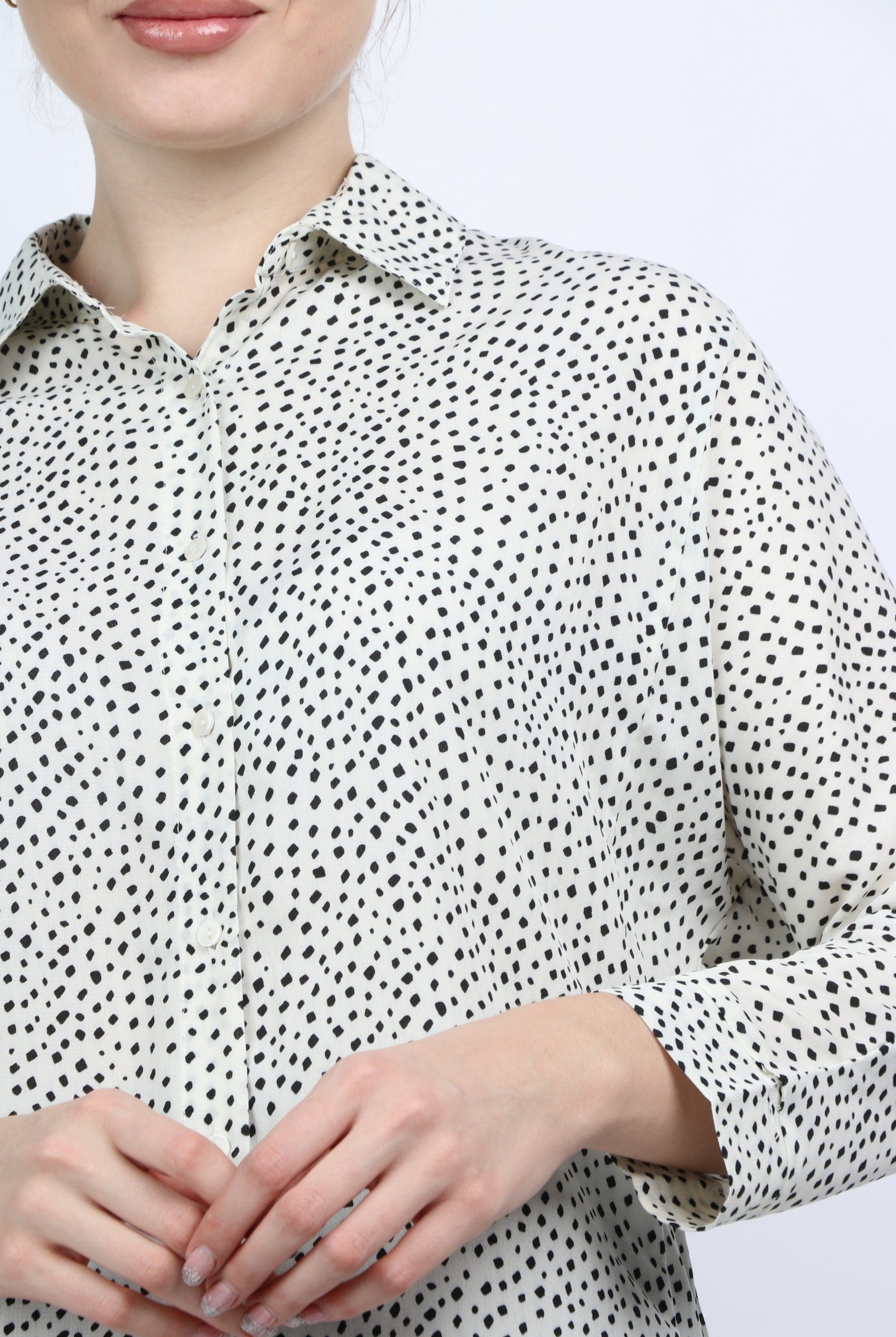 نتشي قميص منقط قصير كم طويل نسائي