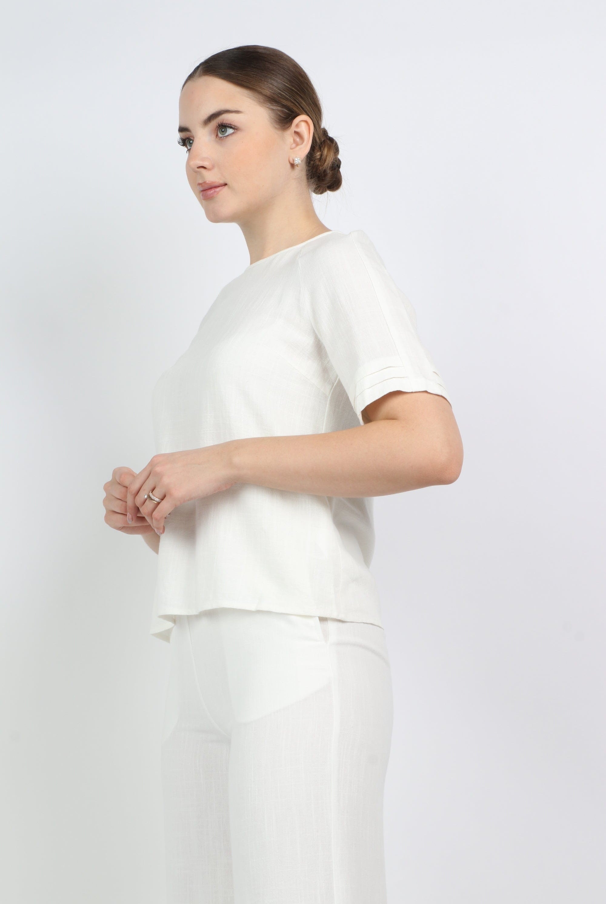 نتشي بلوزة كلاسيك رقبة دائرية نص كم نسائي