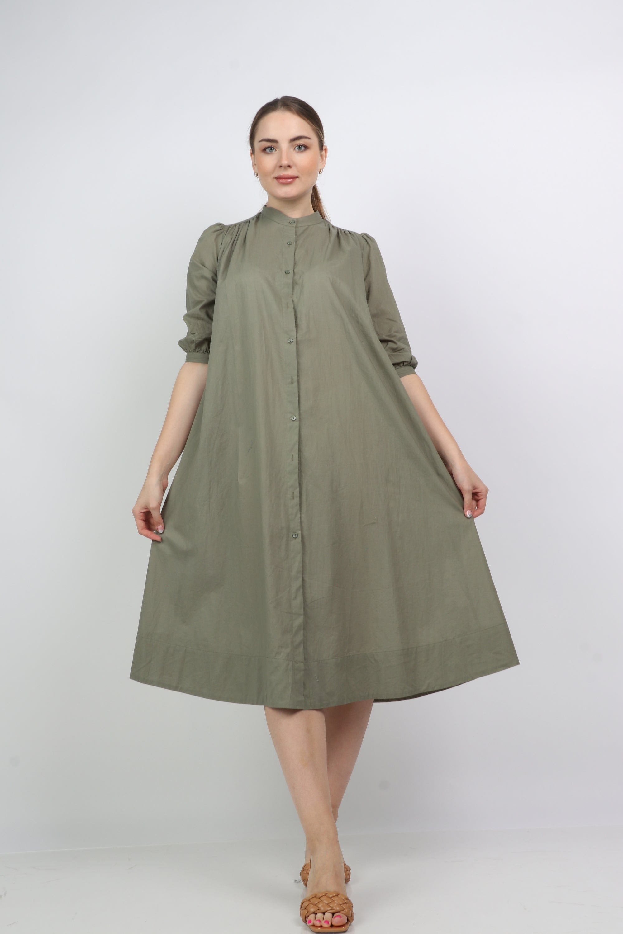 نتشي فستان ميدي قميص واسع بأزرار أمامية كم قصير