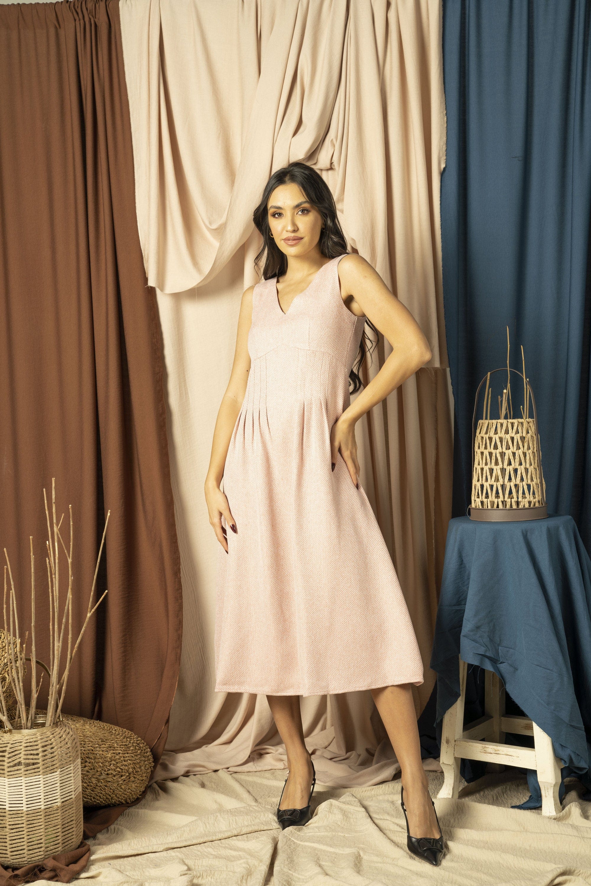 نتشي فستان سادة ميدي بكرانيش