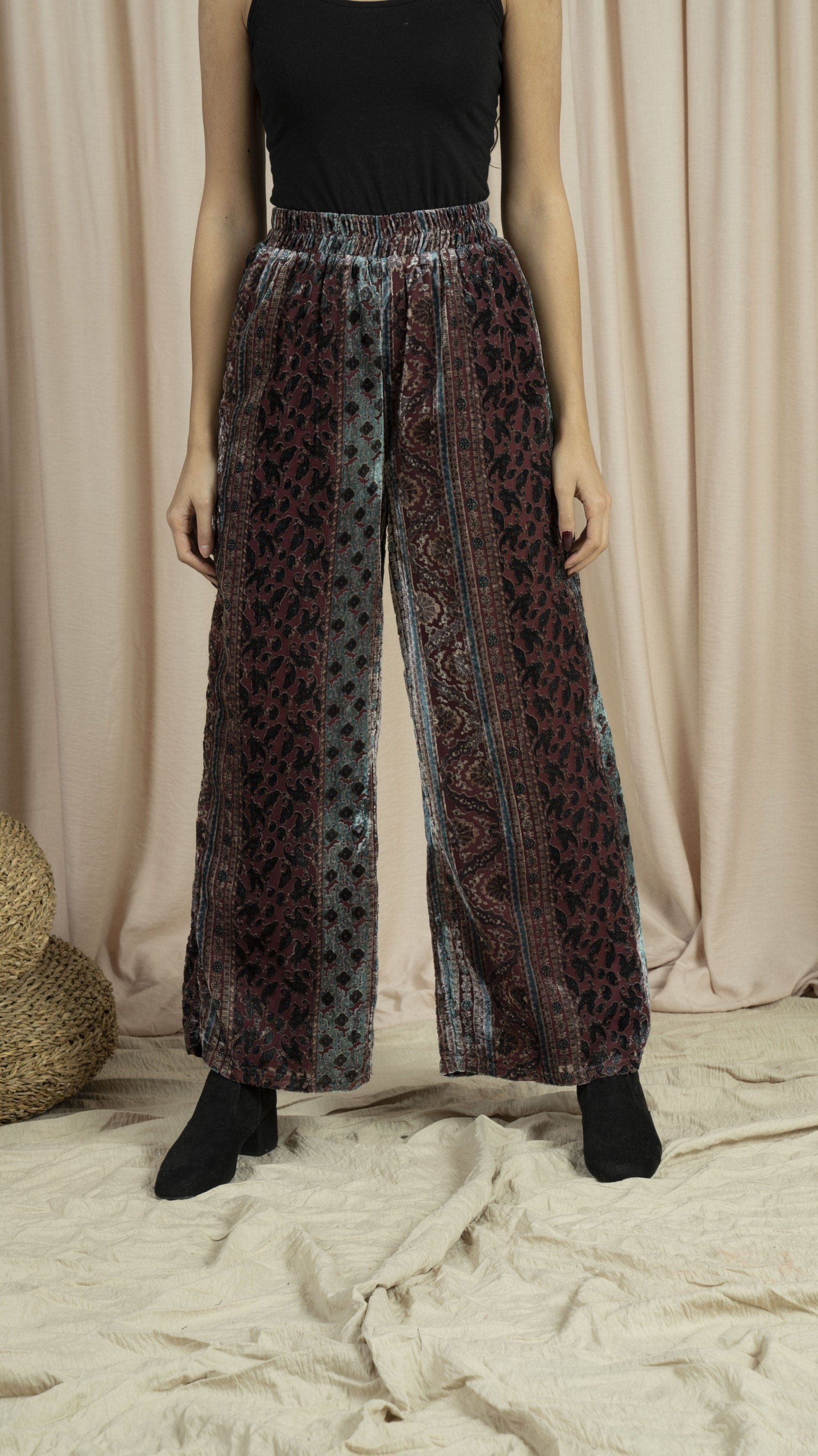 نتشي بنطلون منقوش واسع طويل نسائي