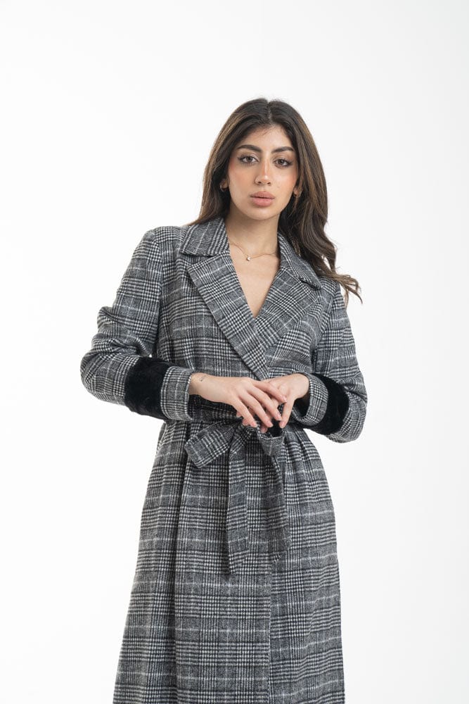 نتشي بالطو نسائي طويل رسمي مزين بفرو علي الكم أسود