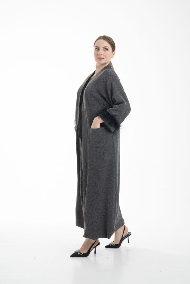 نتشي بالطو نسائي بأكمام طويلة مزين بفرو وجيوب أمامية