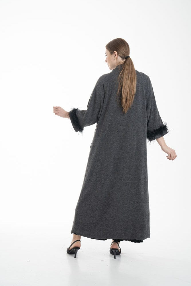 نتشي بالطو نسائي بأكمام طويلة مزين بفرو وجيوب أمامية