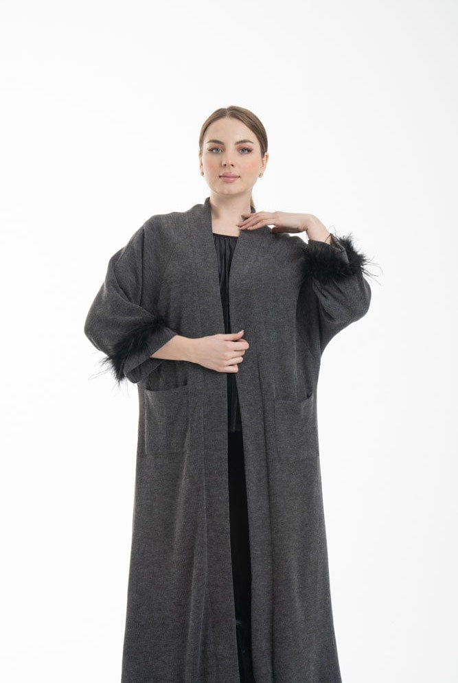 نتشي بالطو نسائي بأكمام طويلة مزين بفرو وجيوب أمامية