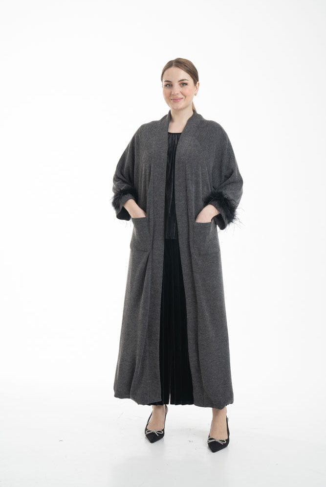 نتشي بالطو نسائي بأكمام طويلة مزين بفرو وجيوب أمامية