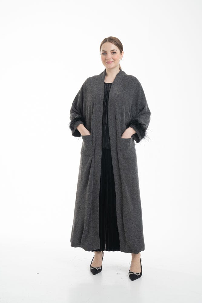 نتشي بالطو نسائي بأكمام طويلة مزين بفرو وجيوب أمامية