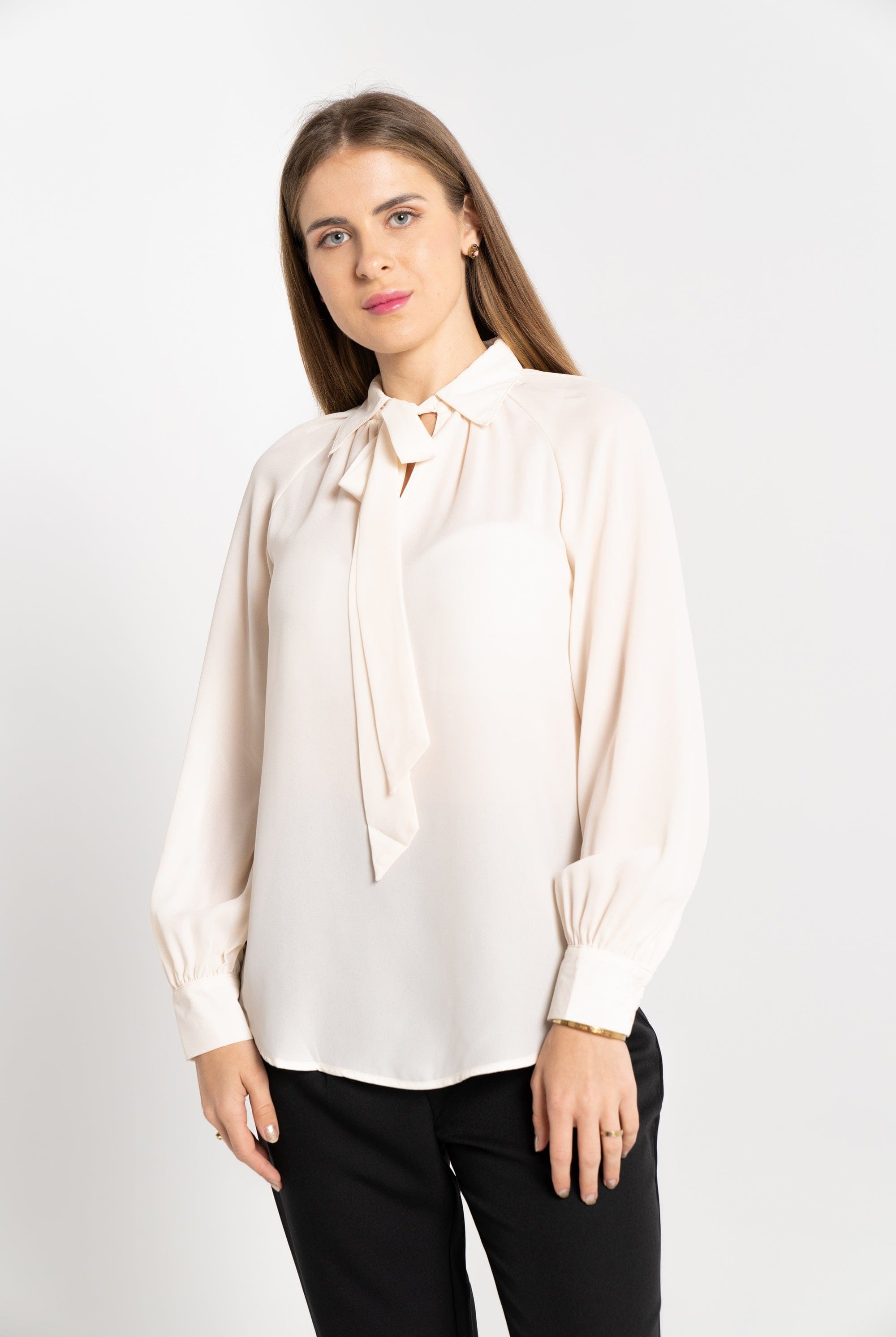 نتشي بلوزة رسمية سادة بياقة وربطة عنق كم طويل