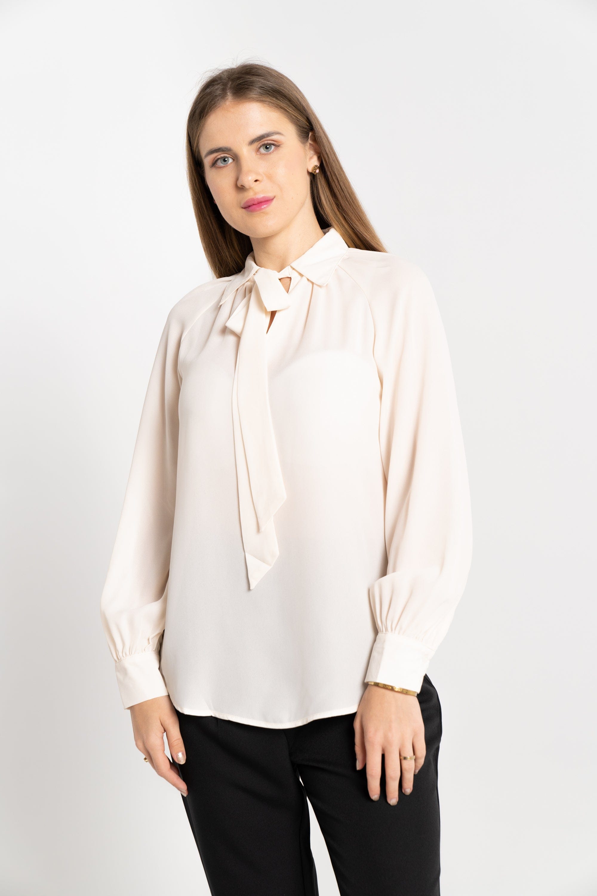 نتشي بلوزة رسمية سادة بياقة وربطة عنق كم طويل