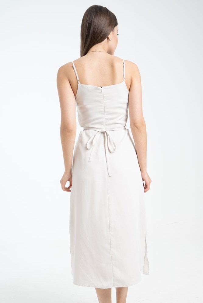 نتشي فستان ميدي بحمالات مفتوح من الظهر