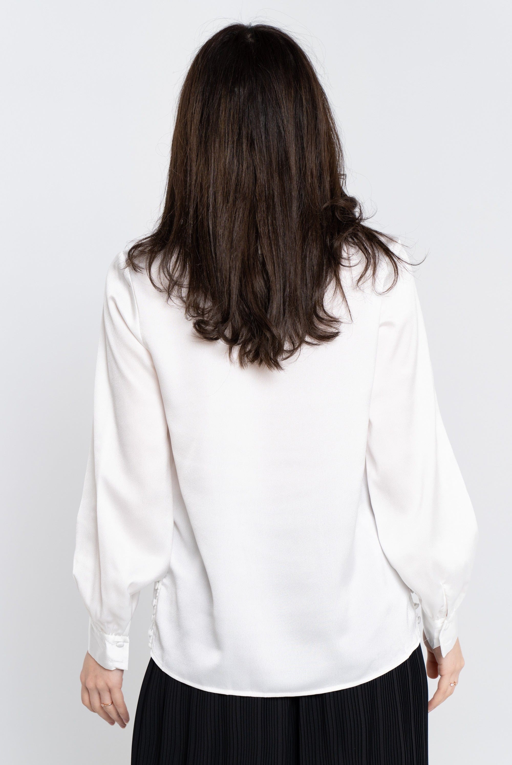 نتشي قميص سادة بأزرار أمامية وجانبية نسائي