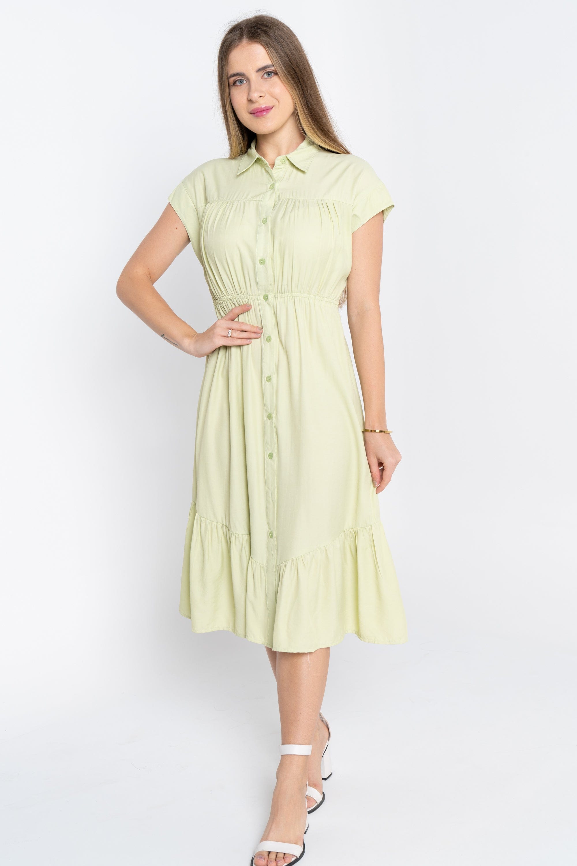 نتشي فستان ميدي تصميم قميص بأكمام قصيرة وأزرار أمامية