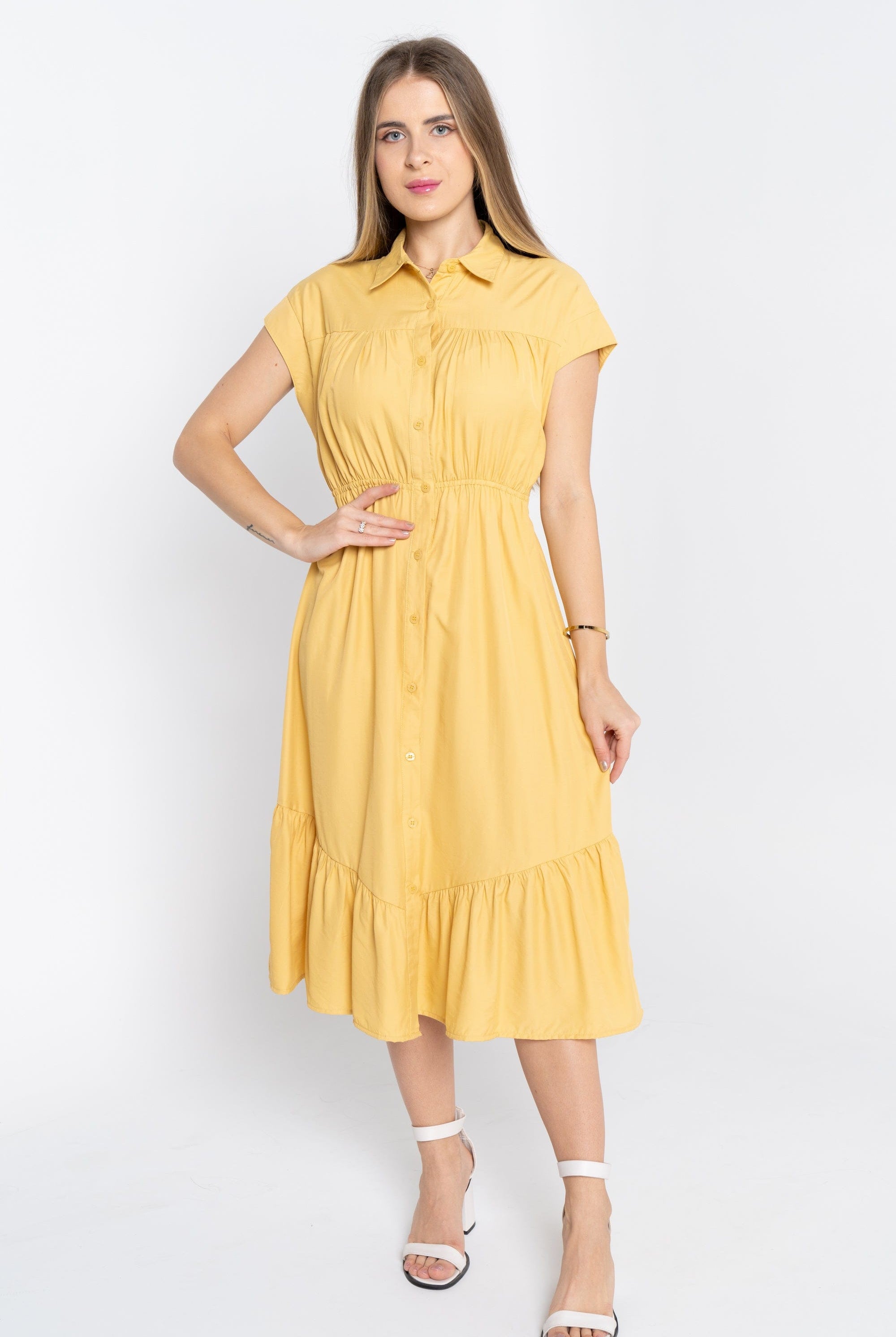 نتشي فستان ميدي تصميم قميص بأكمام قصيرة وأزرار أمامية