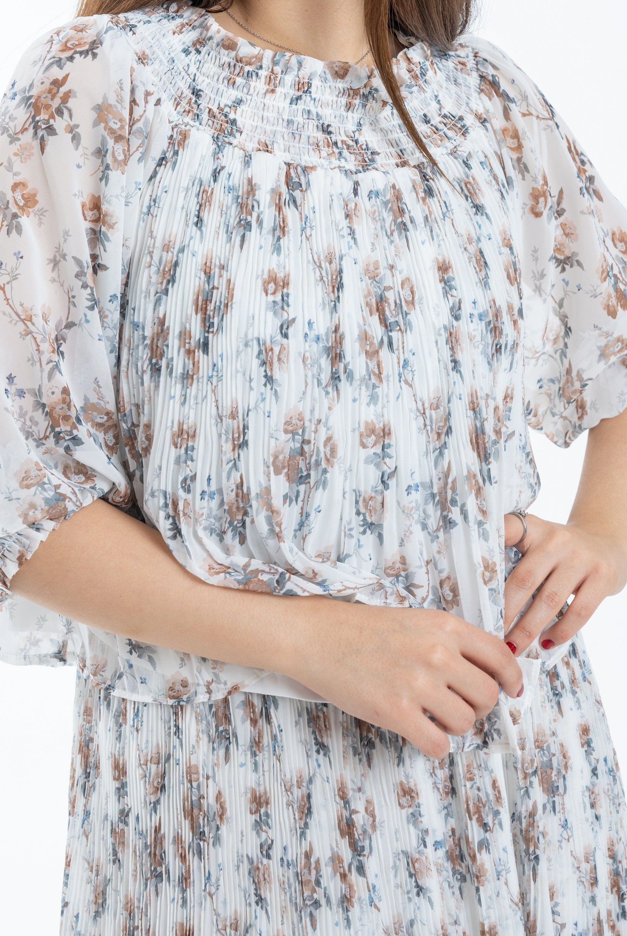 نتشي بلوزة نسائية مشجرة بأكمام قصيرة وأستك على الرقبة