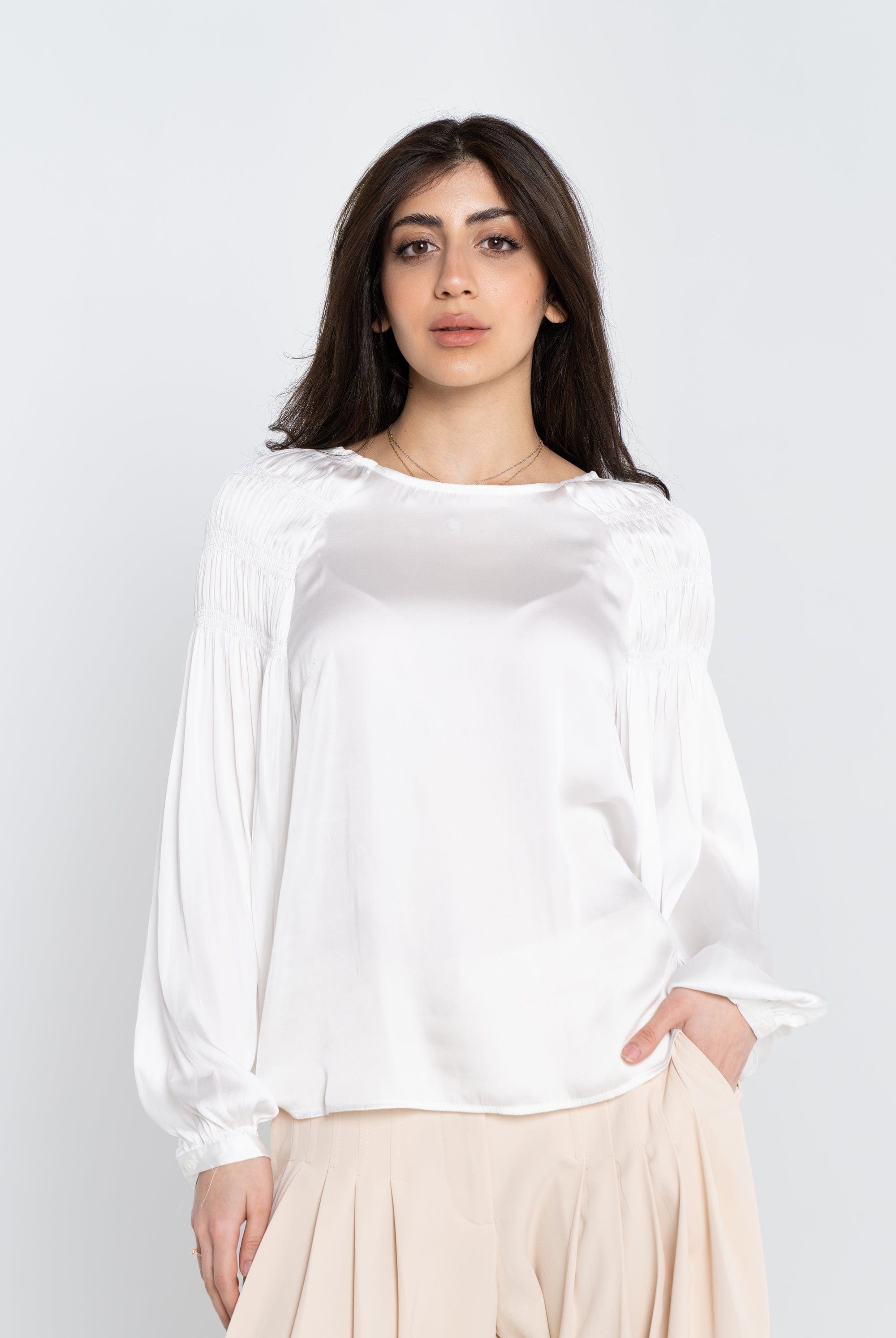 نتشي بلوزة سادة أكمام طويلة بف مكشكشة من الأكتاف نسائي