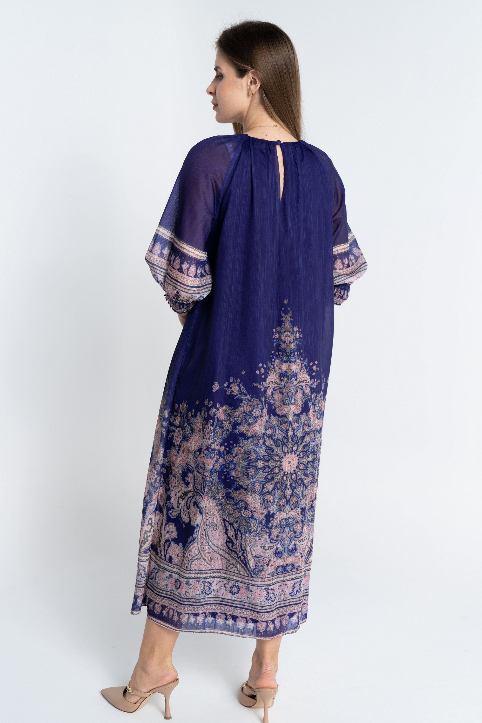 ูุชุดู ูุณุชุงู ู
ูุฏู ู
ูููุด ู
ู ุฃุณูู ูุงุณุน 3/4 ูู
ูุณุงุฆู