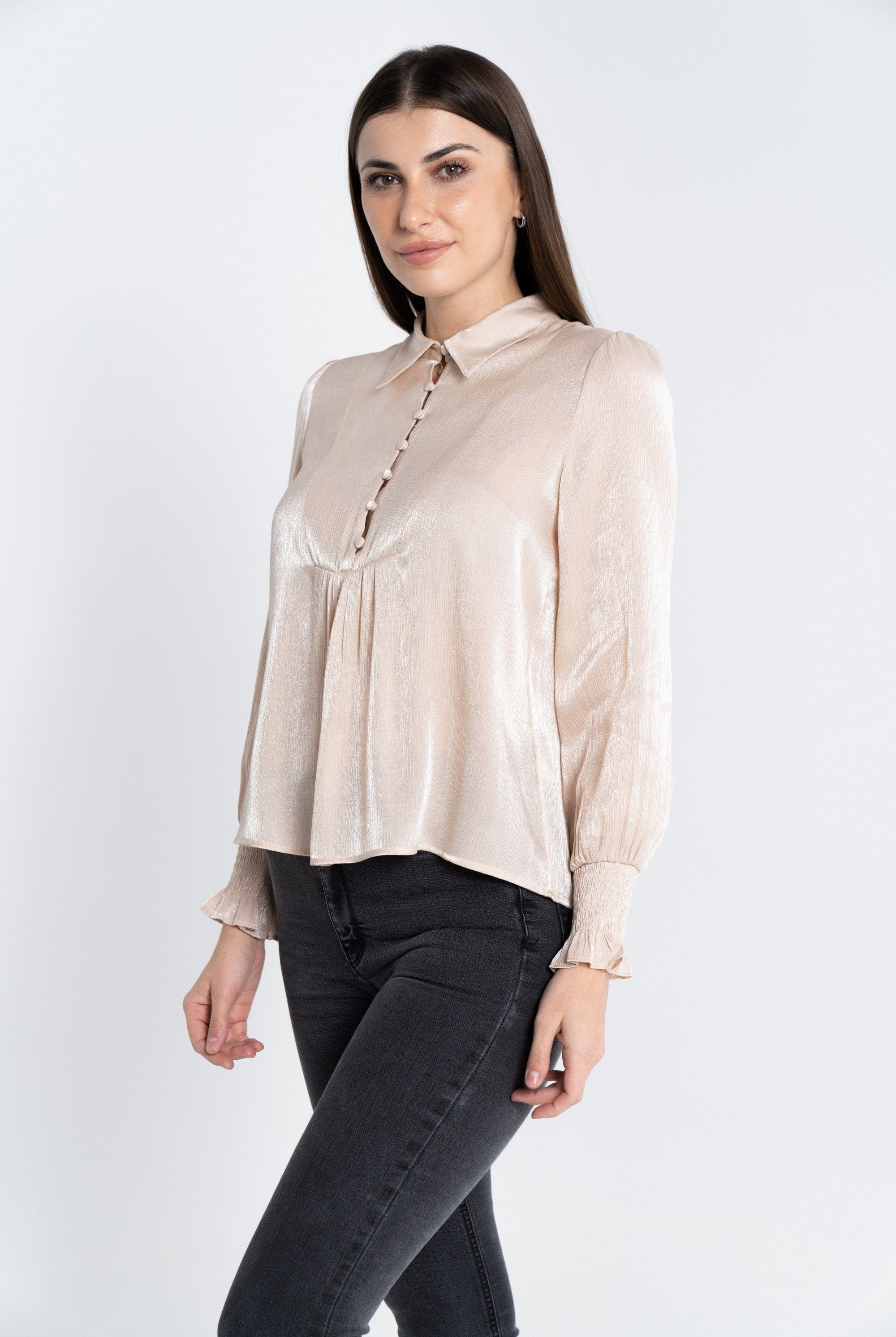 نتشي قميص سادة كلاسيك بأزرار أمامية وياقة كم طويل بأساور نسائي