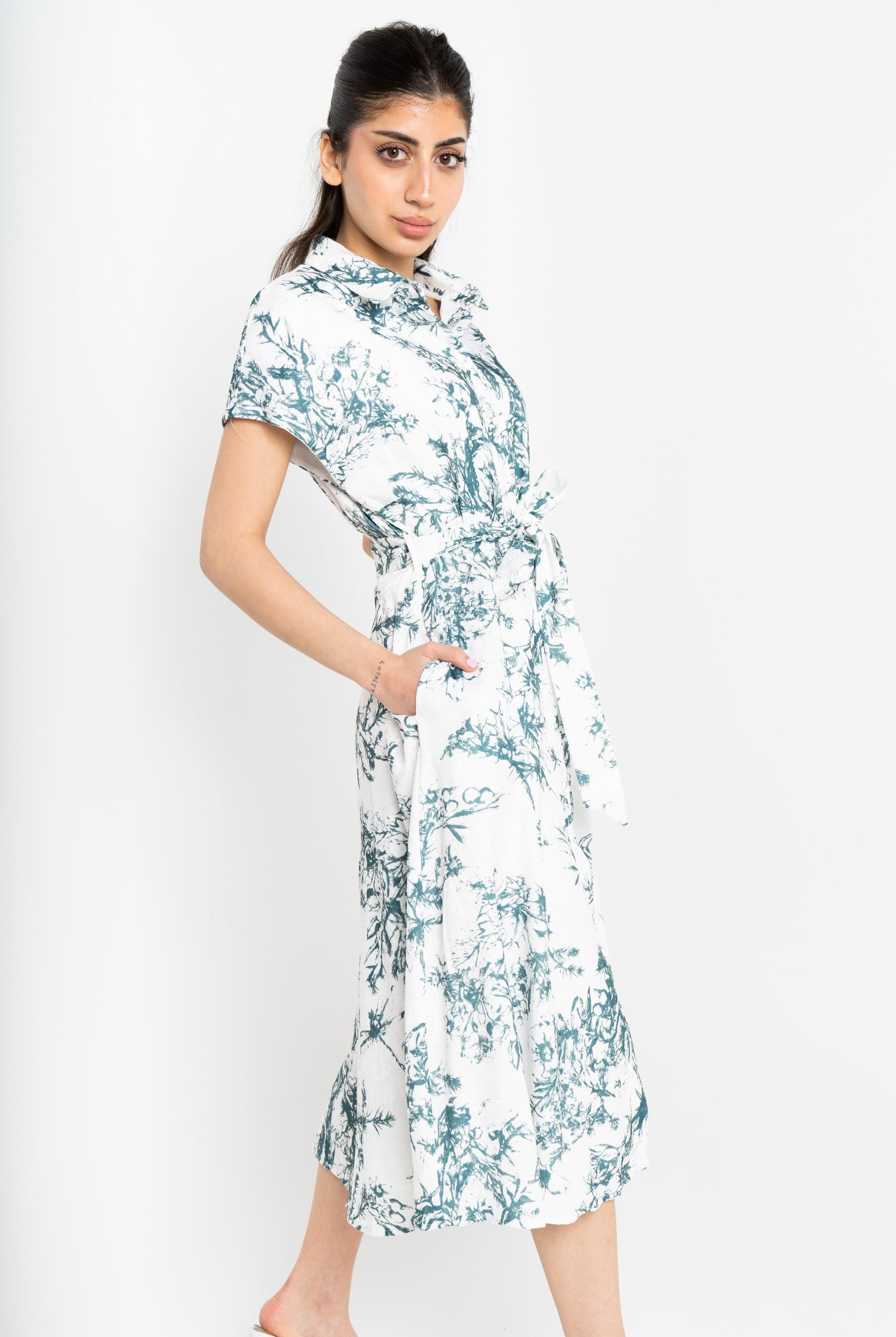 نتشي فستان ميدي منقوش مخصر بحزام على الخصر كم قصير نسائي