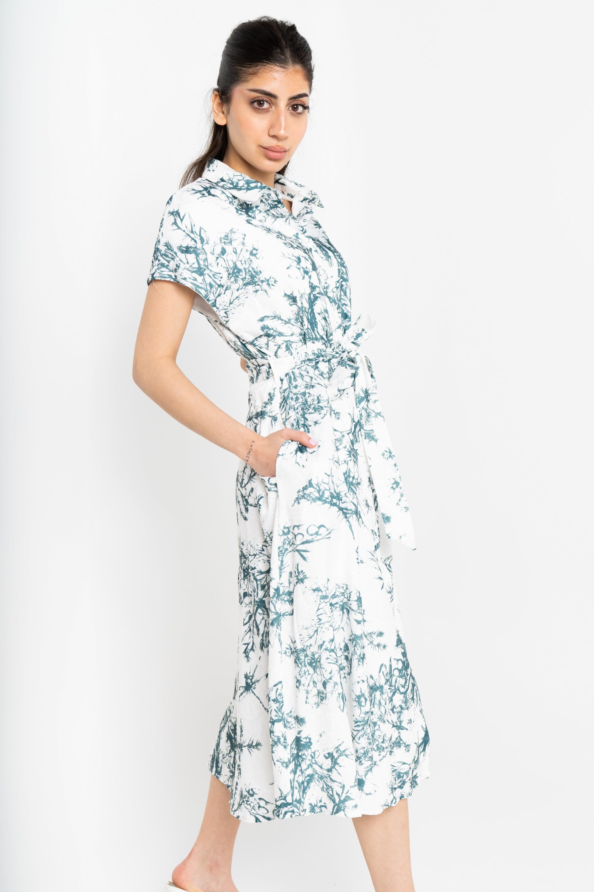 نتشي فستان ميدي منقوش مخصر بحزام على الخصر كم قصير نسائي