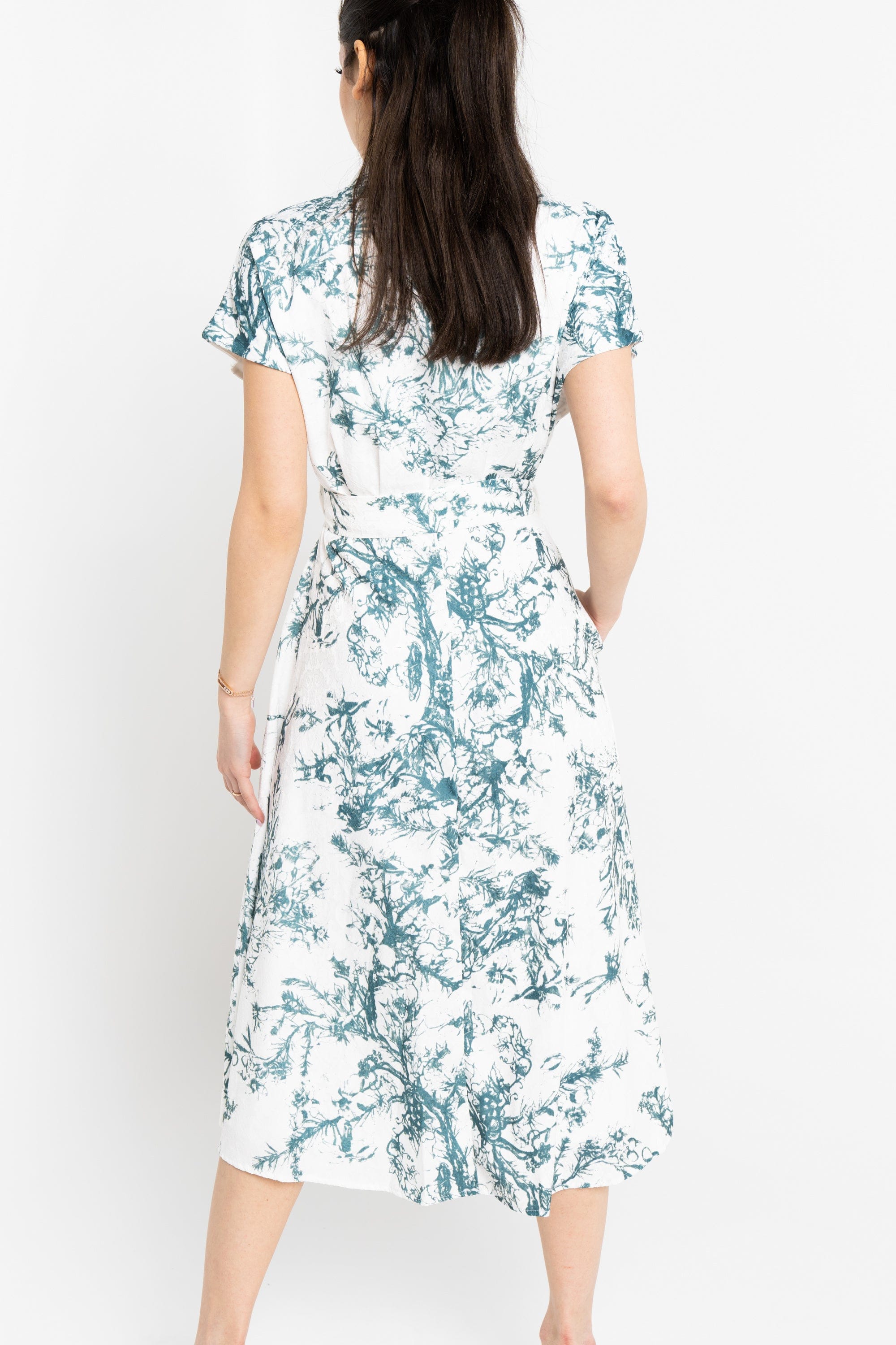 نتشي فستان ميدي منقوش مخصر بحزام على الخصر كم قصير نسائي