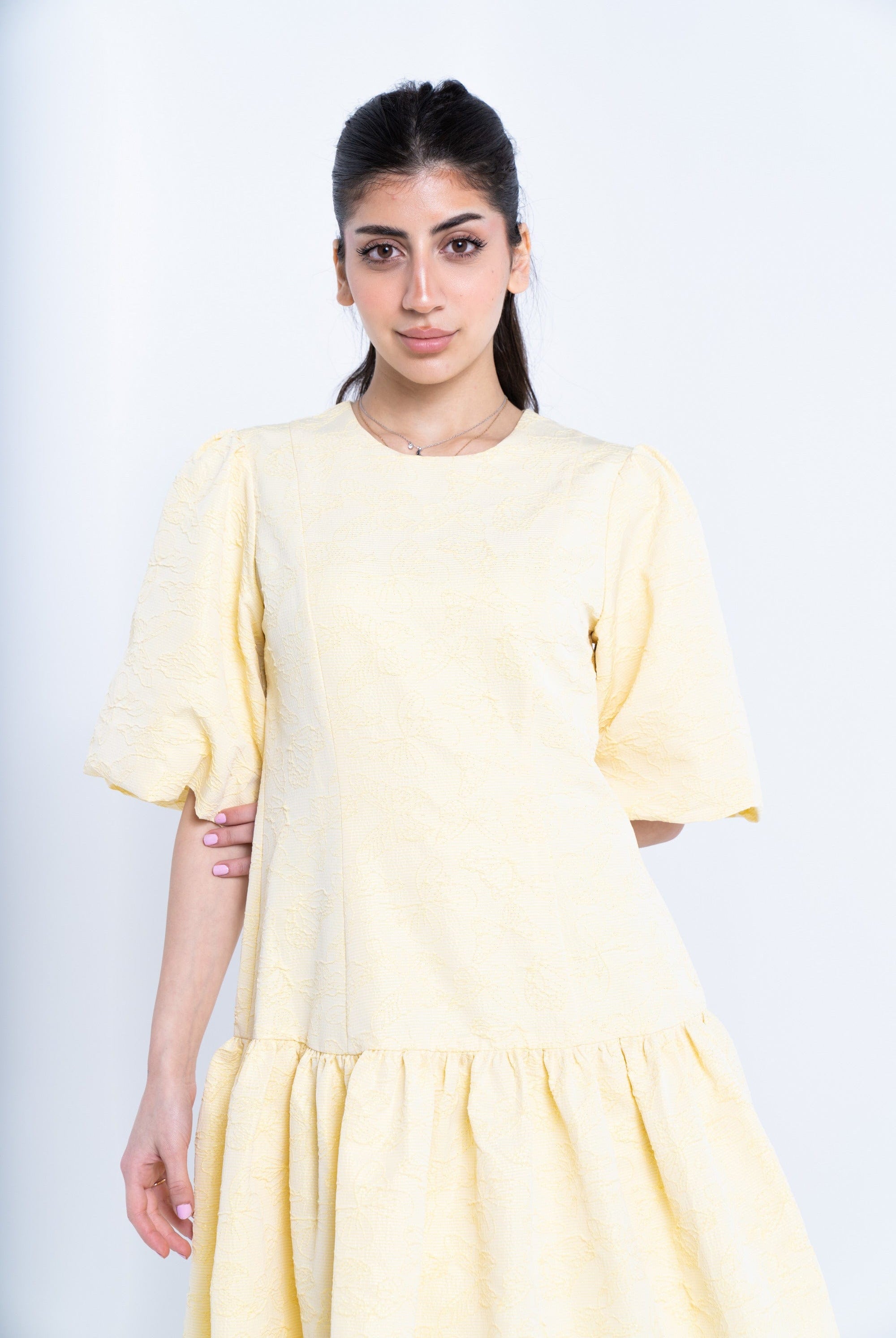 نتشي فستان ميدي سادة واسع من أسفل نص كم نسائي