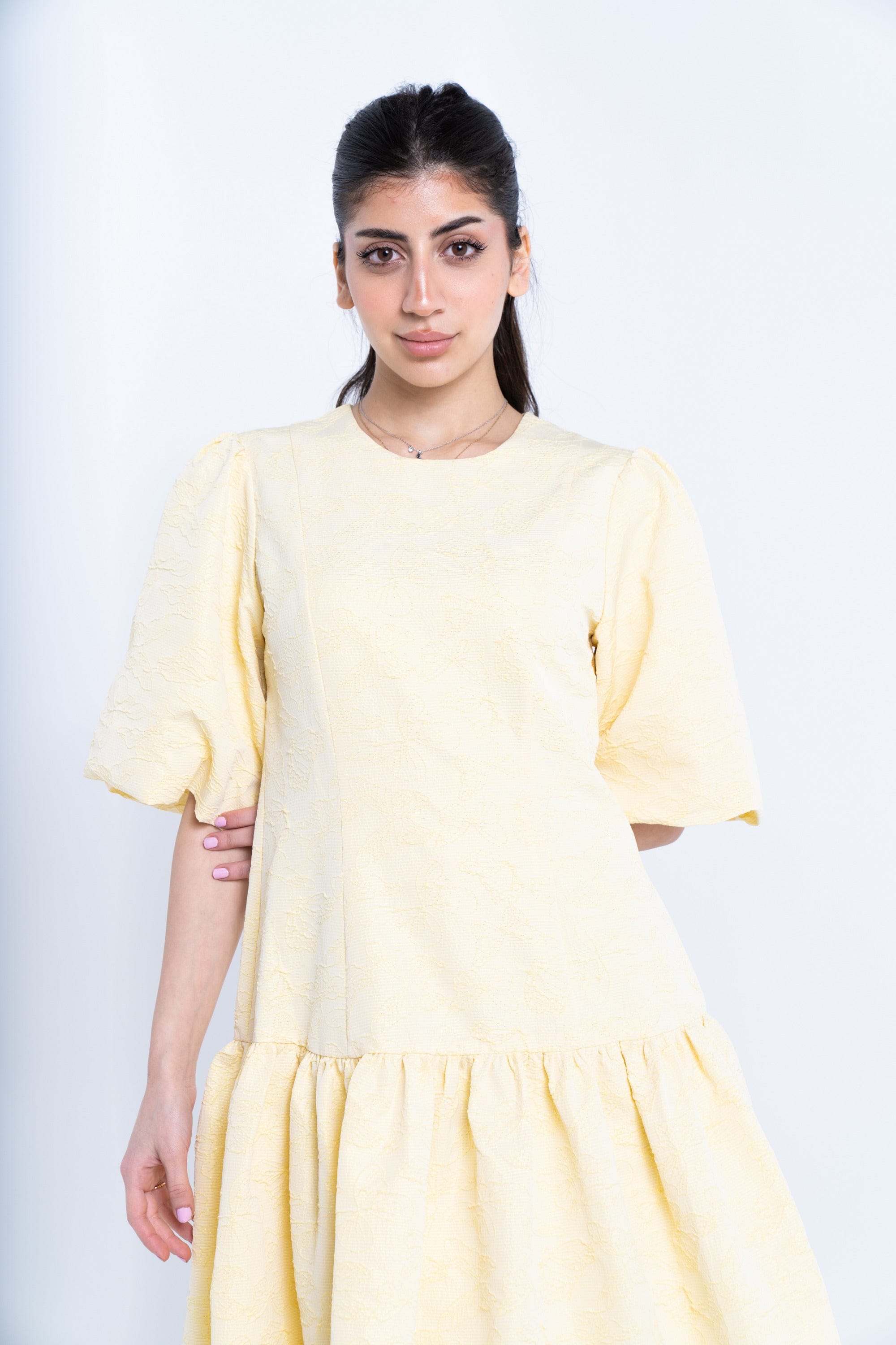 نتشي فستان ميدي سادة واسع من أسفل نص كم نسائي