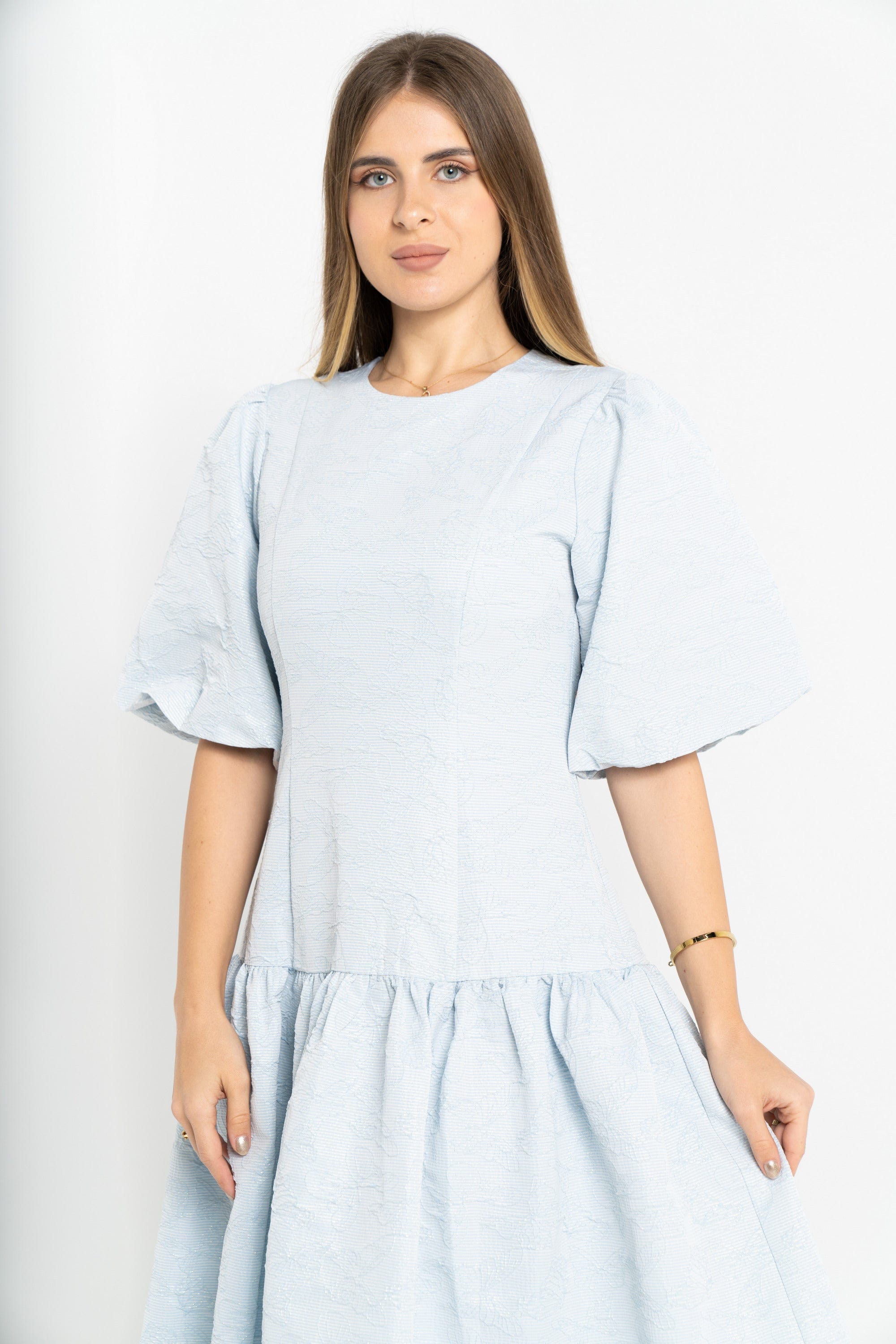 نتشي فستان ميدي سادة واسع من أسفل نص كم نسائي