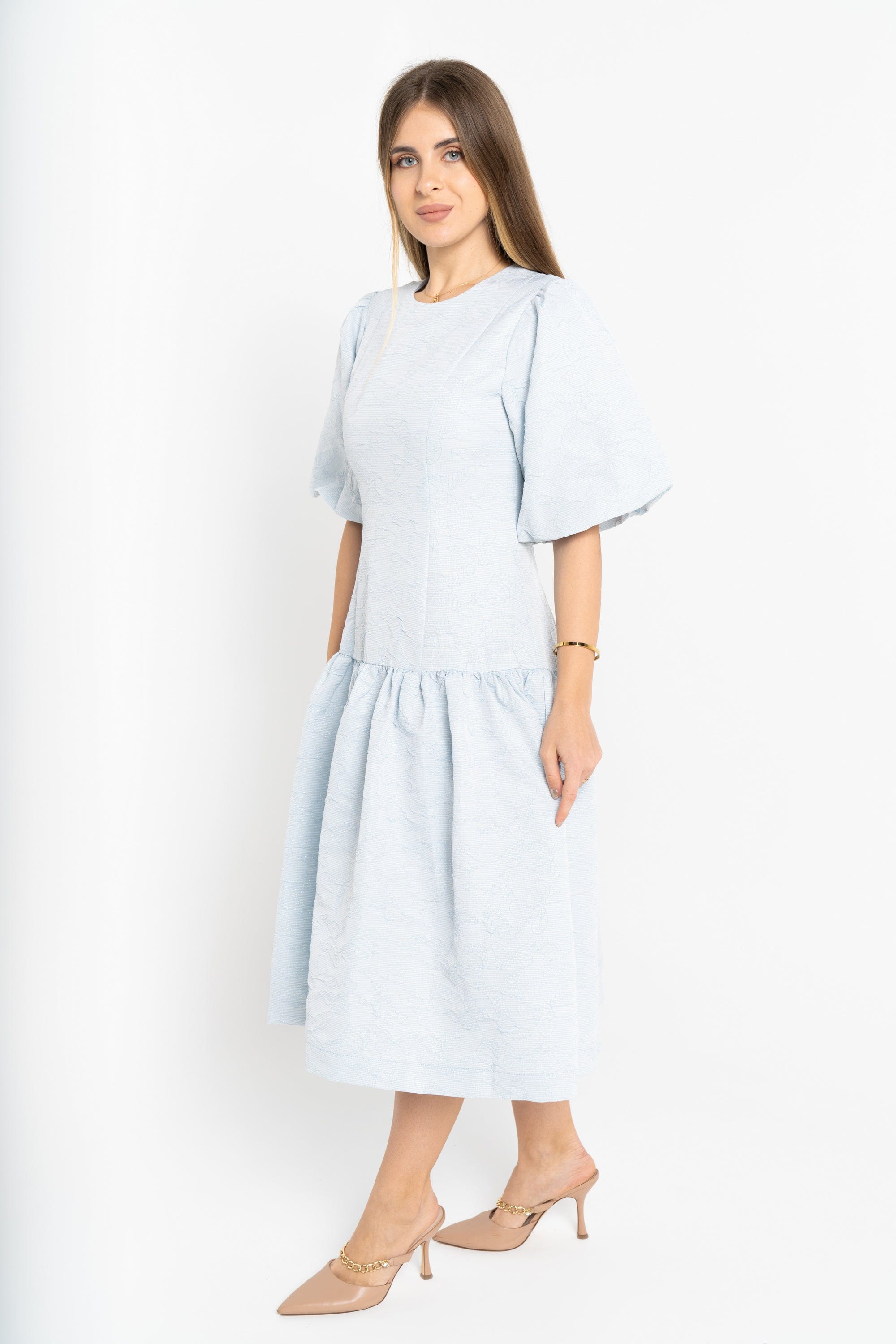 نتشي فستان ميدي سادة واسع من أسفل نص كم نسائي