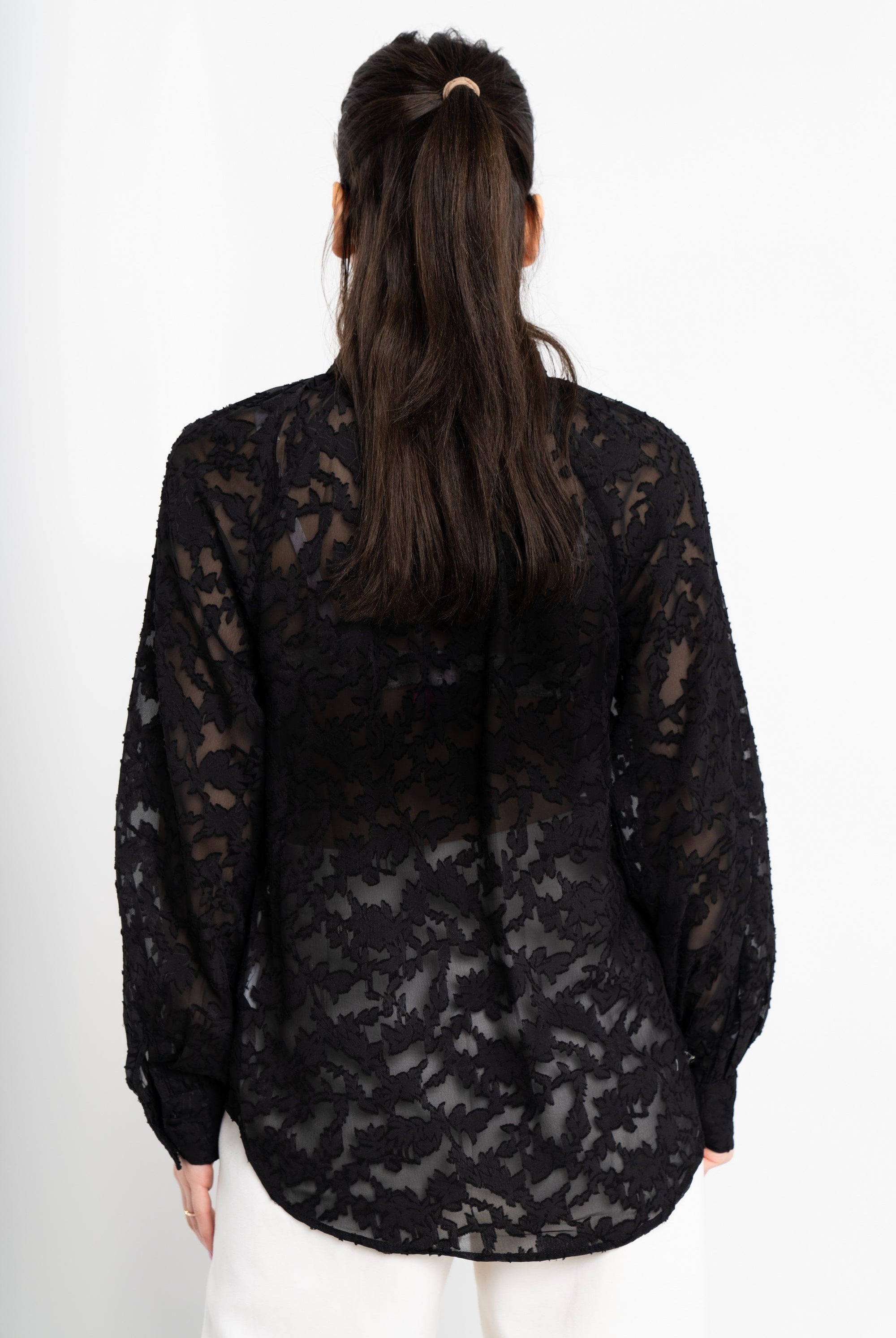 نتشي توب شفاف مطرز كم طويل نسائي