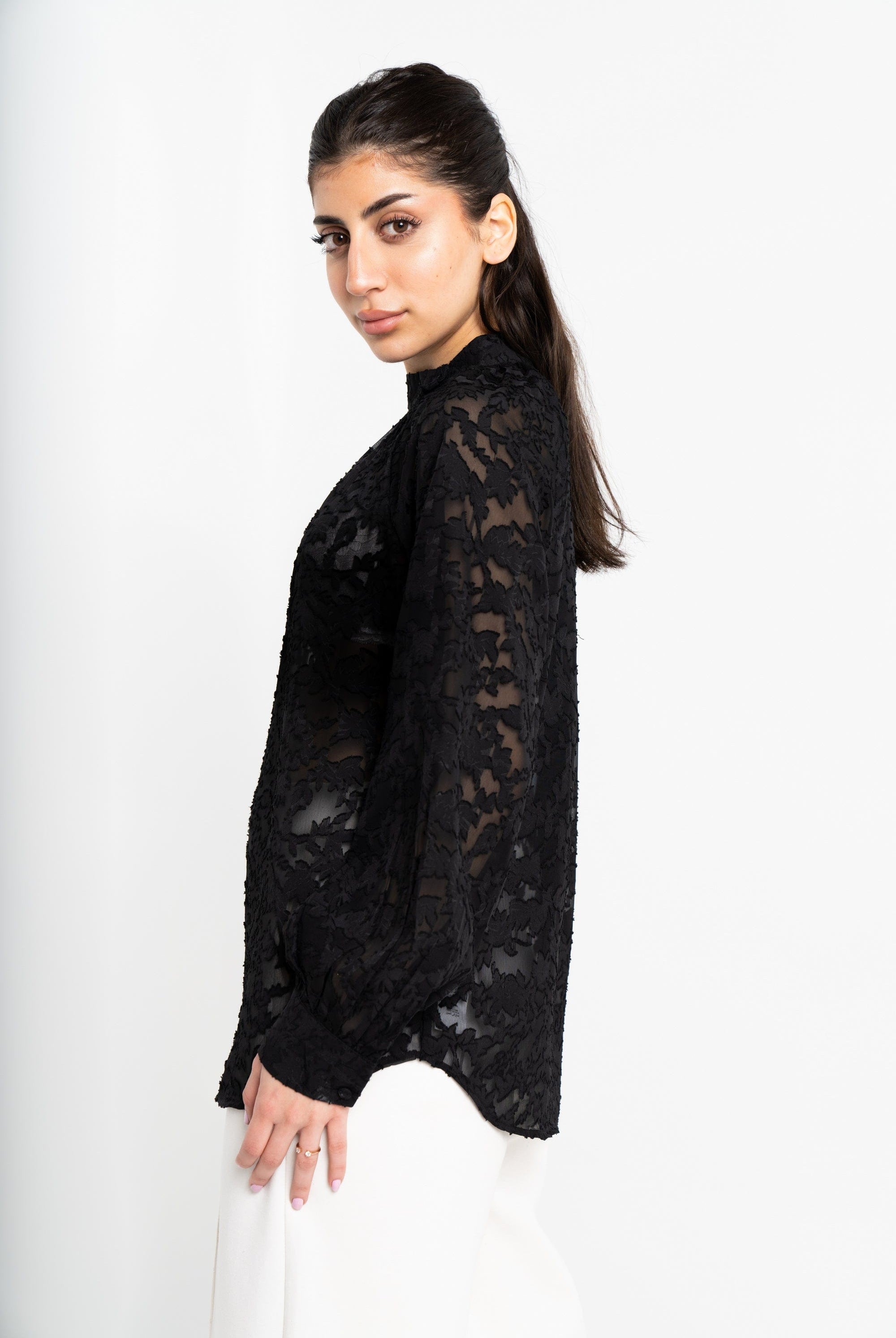 نتشي توب شفاف مطرز كم طويل نسائي