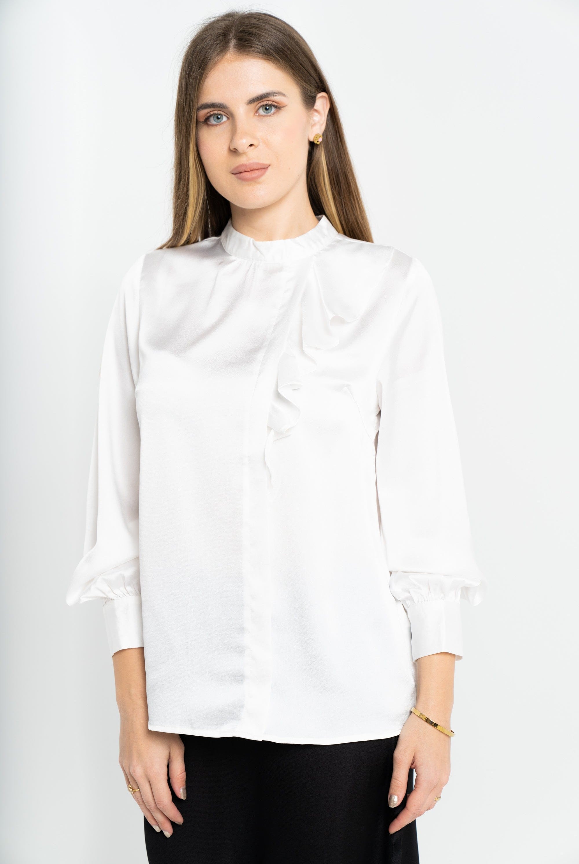 نتشي توب سادة سوايه كلوش على الجانب كم طويل نسائي