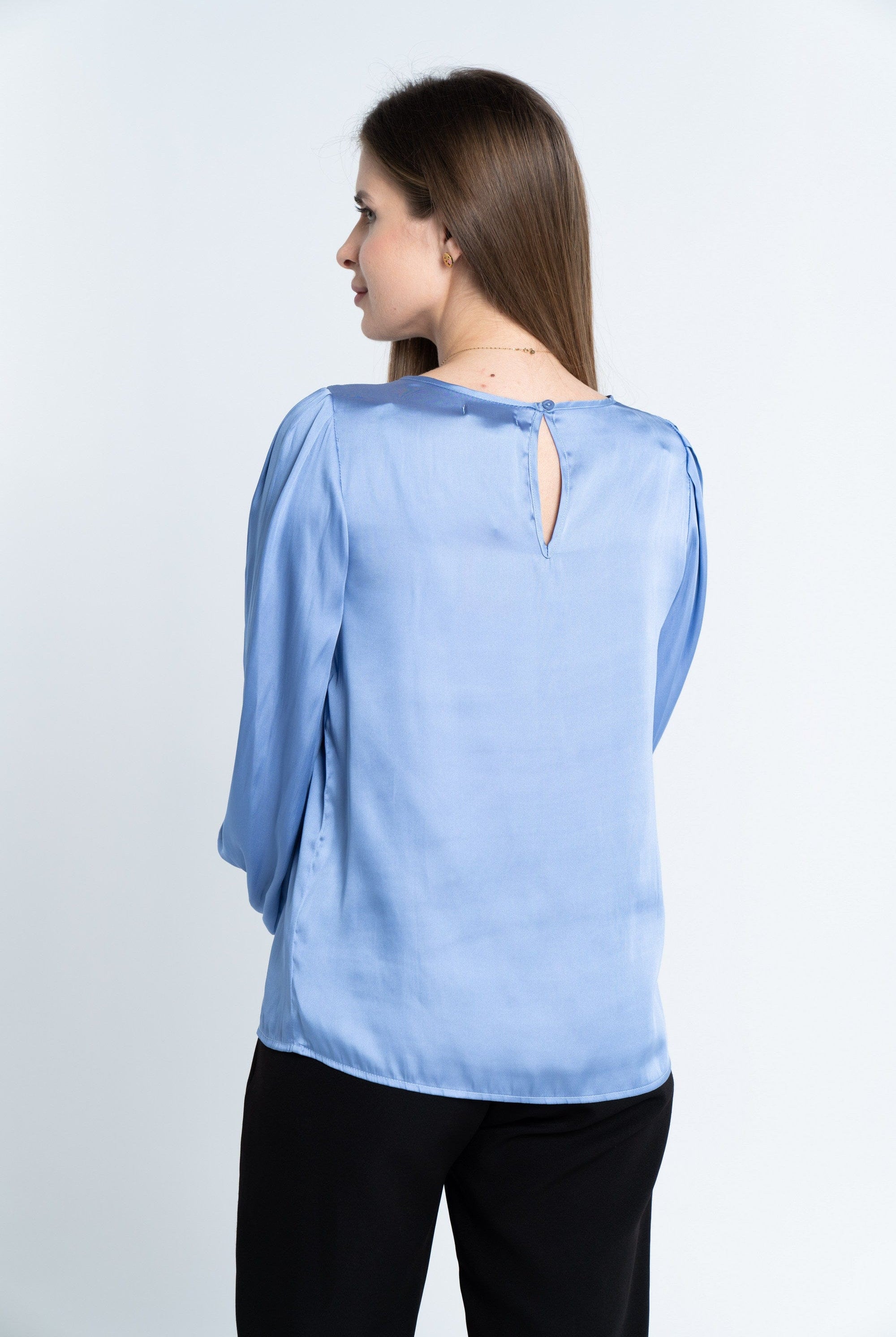 نتشي توب سادة كلاسيك كم طويل بف نسائي