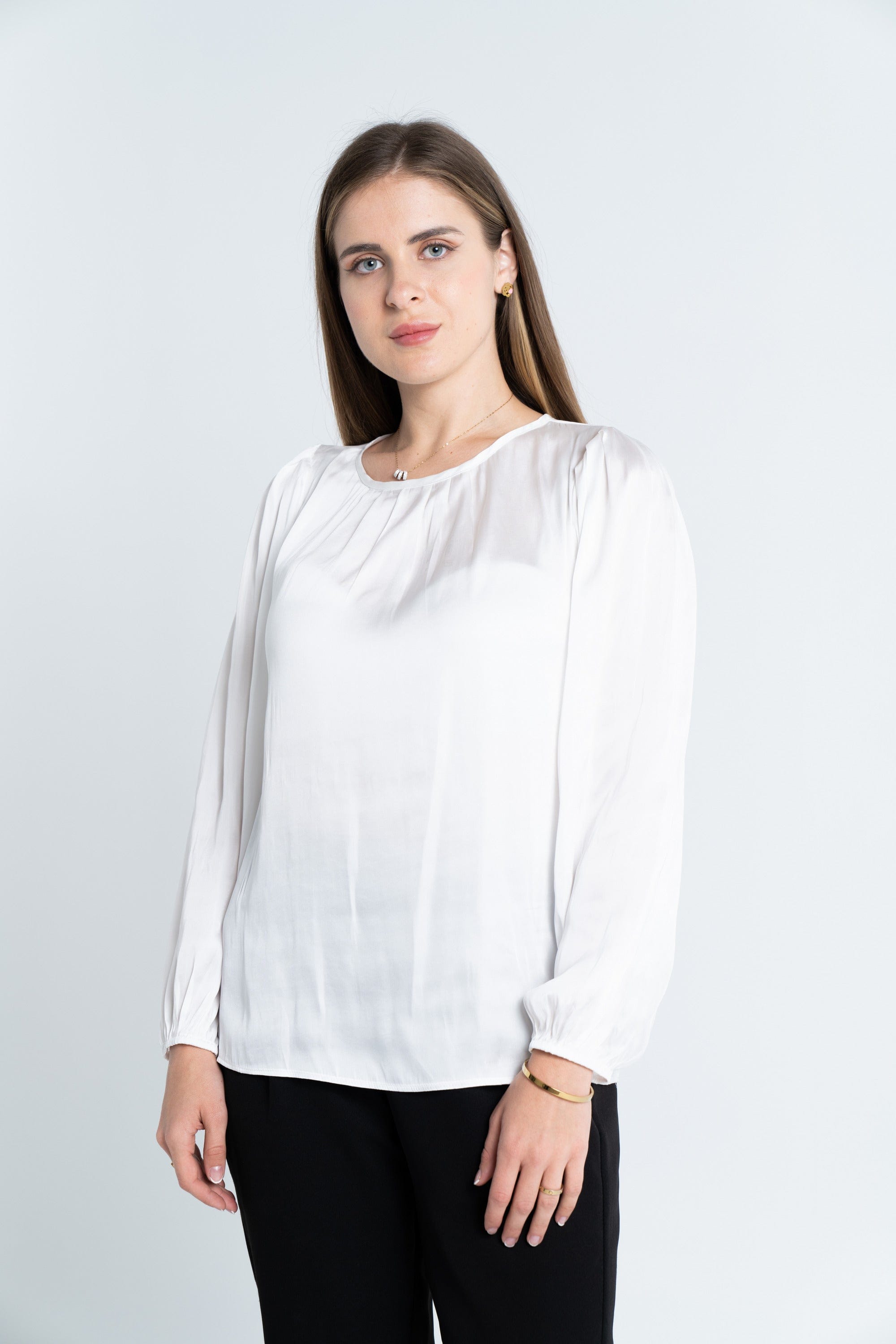 نتشي توب سادة كلاسيك كم طويل بف نسائي