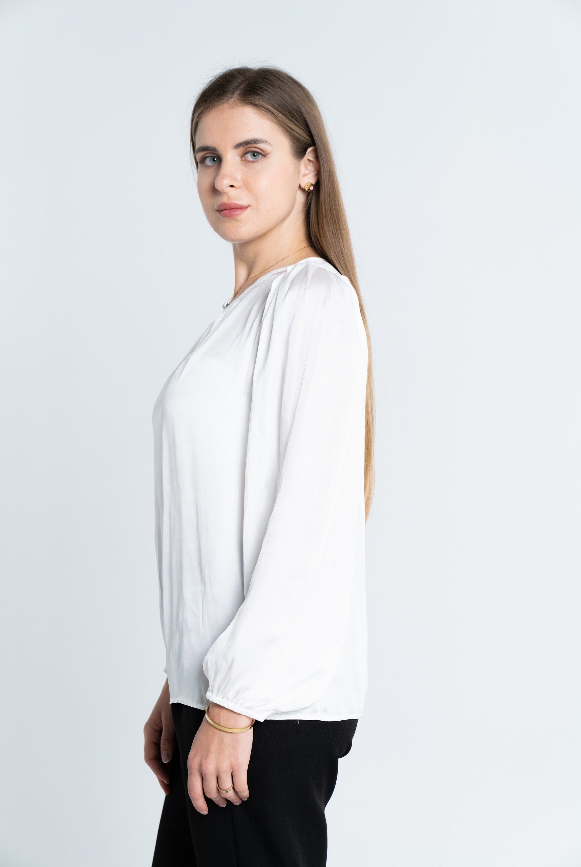 نتشي توب سادة كلاسيك كم طويل بف نسائي