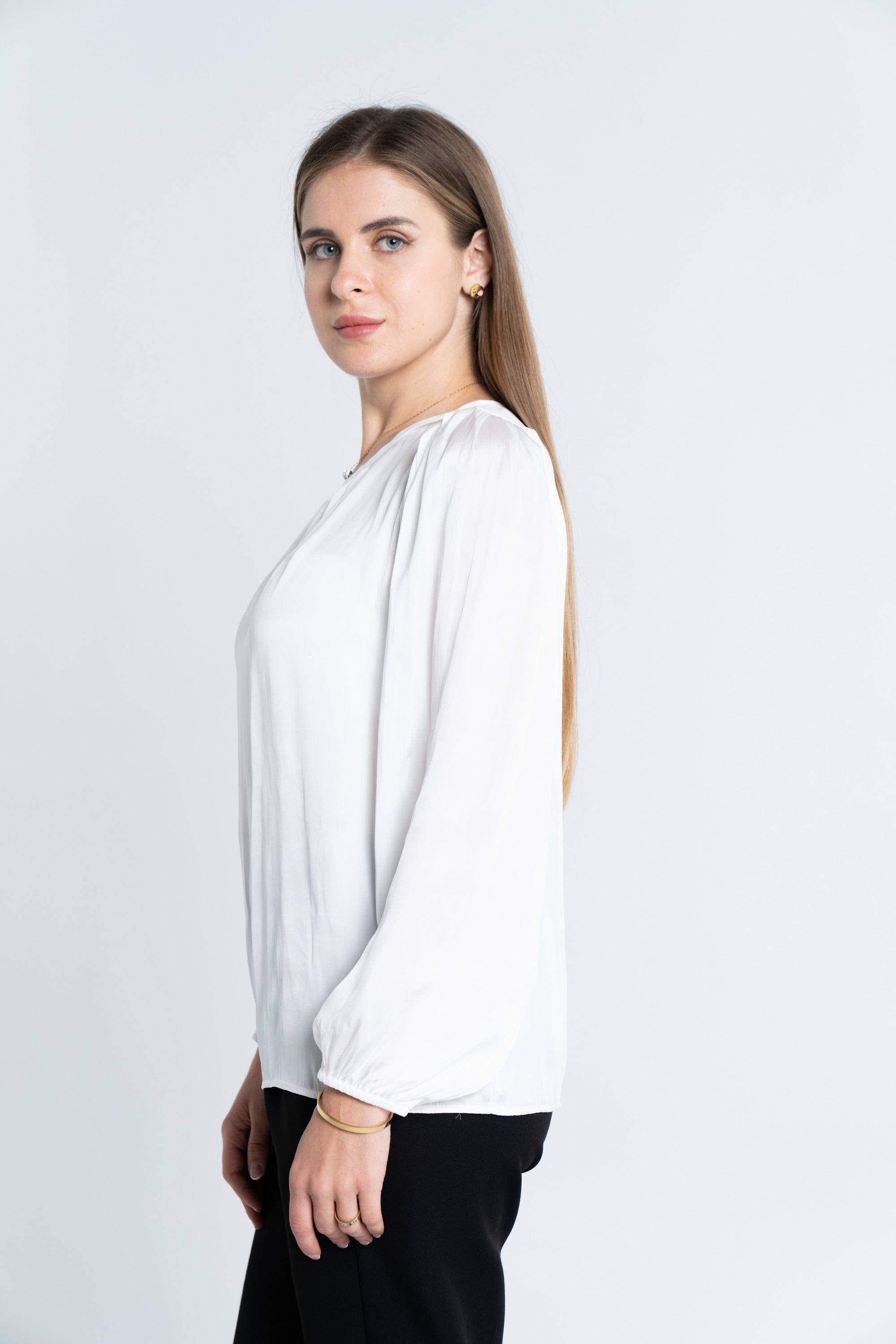 نتشي توب سادة كلاسيك كم طويل بف نسائي