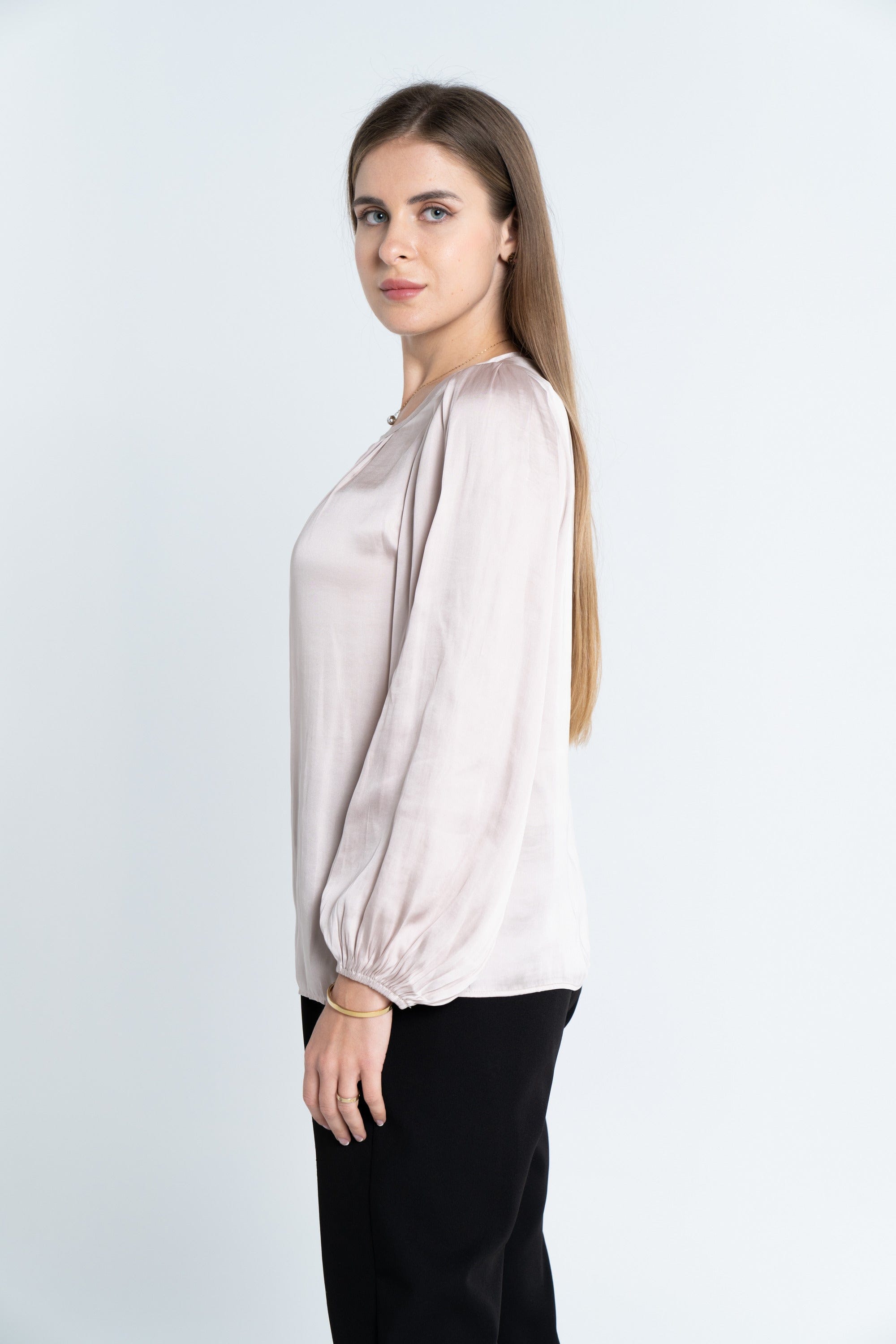 نتشي توب سادة كلاسيك كم طويل بف نسائي