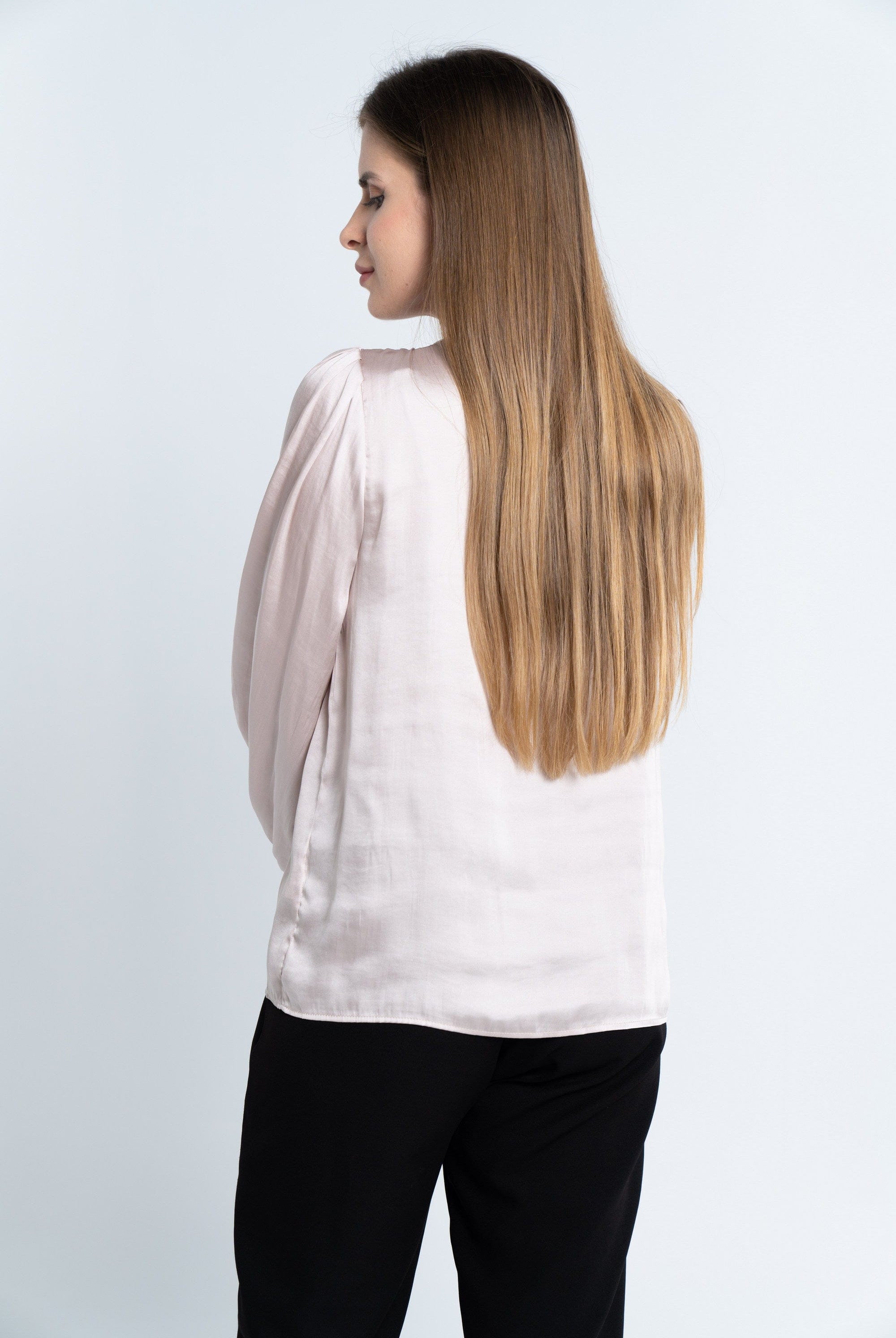 نتشي توب سادة كلاسيك كم طويل بف نسائي