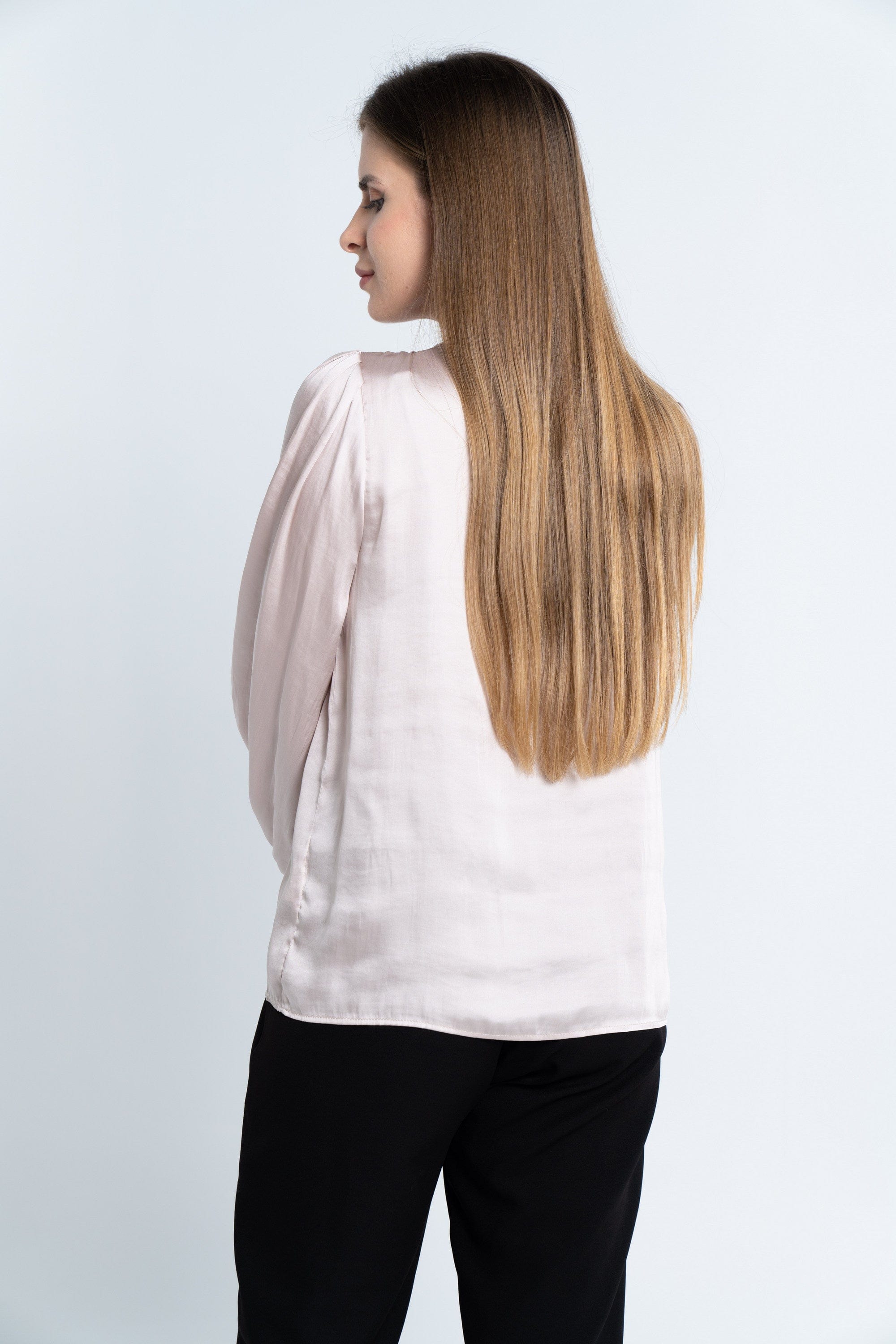 نتشي توب سادة كلاسيك كم طويل بف نسائي