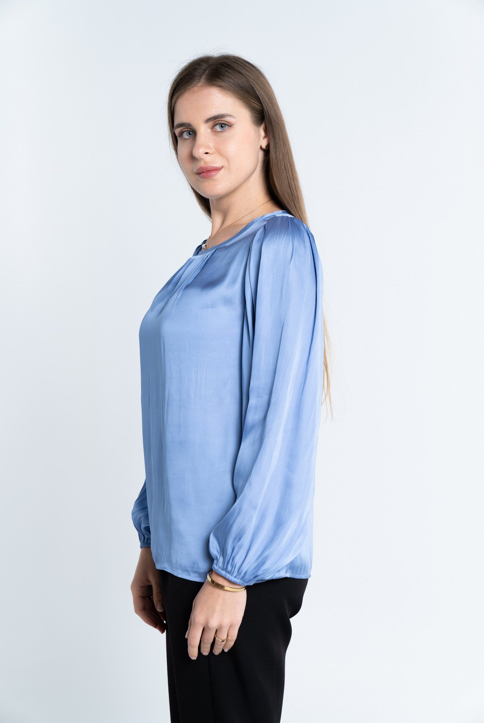 نتشي توب سادة كلاسيك كم طويل بف نسائي