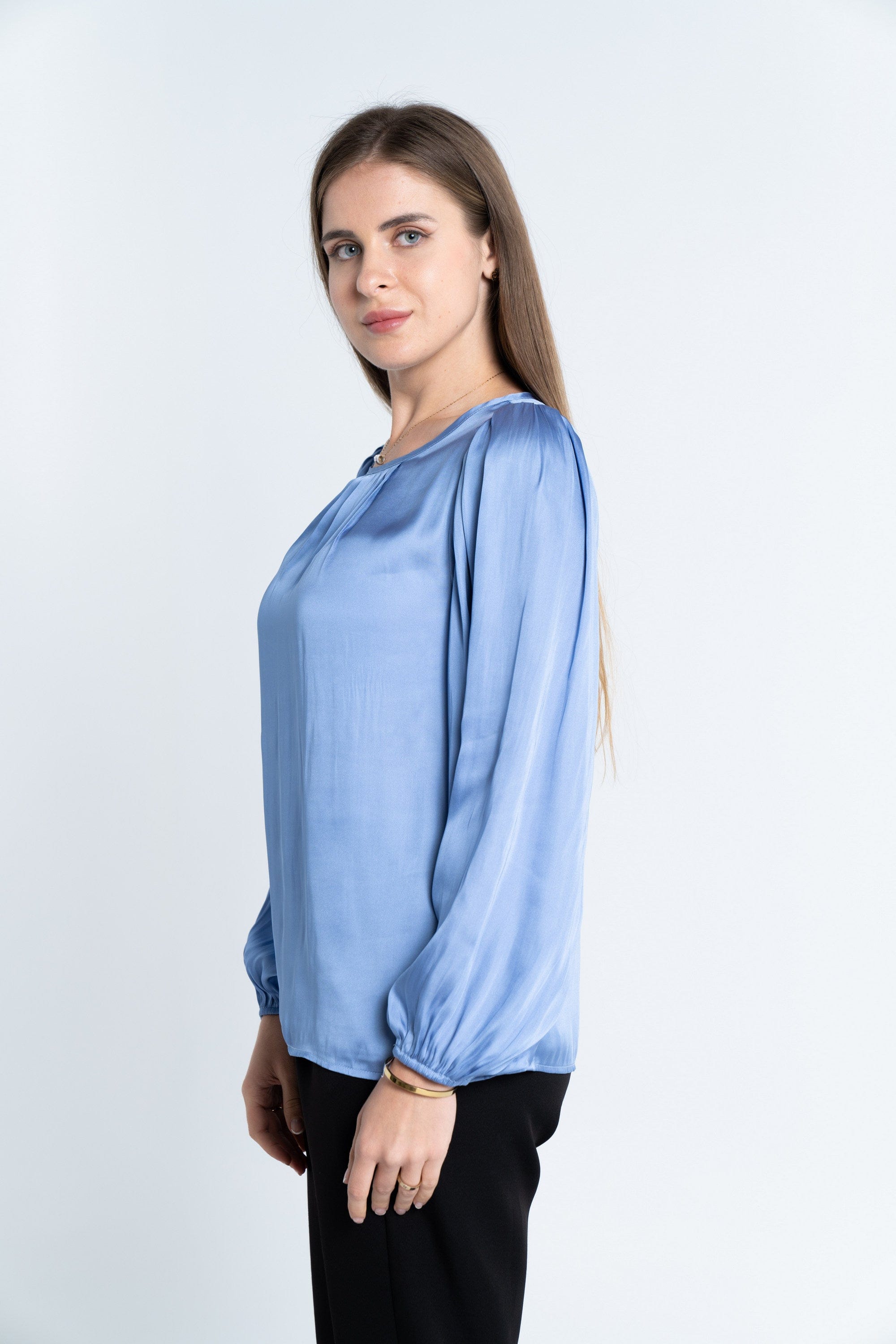 نتشي توب سادة كلاسيك كم طويل بف نسائي